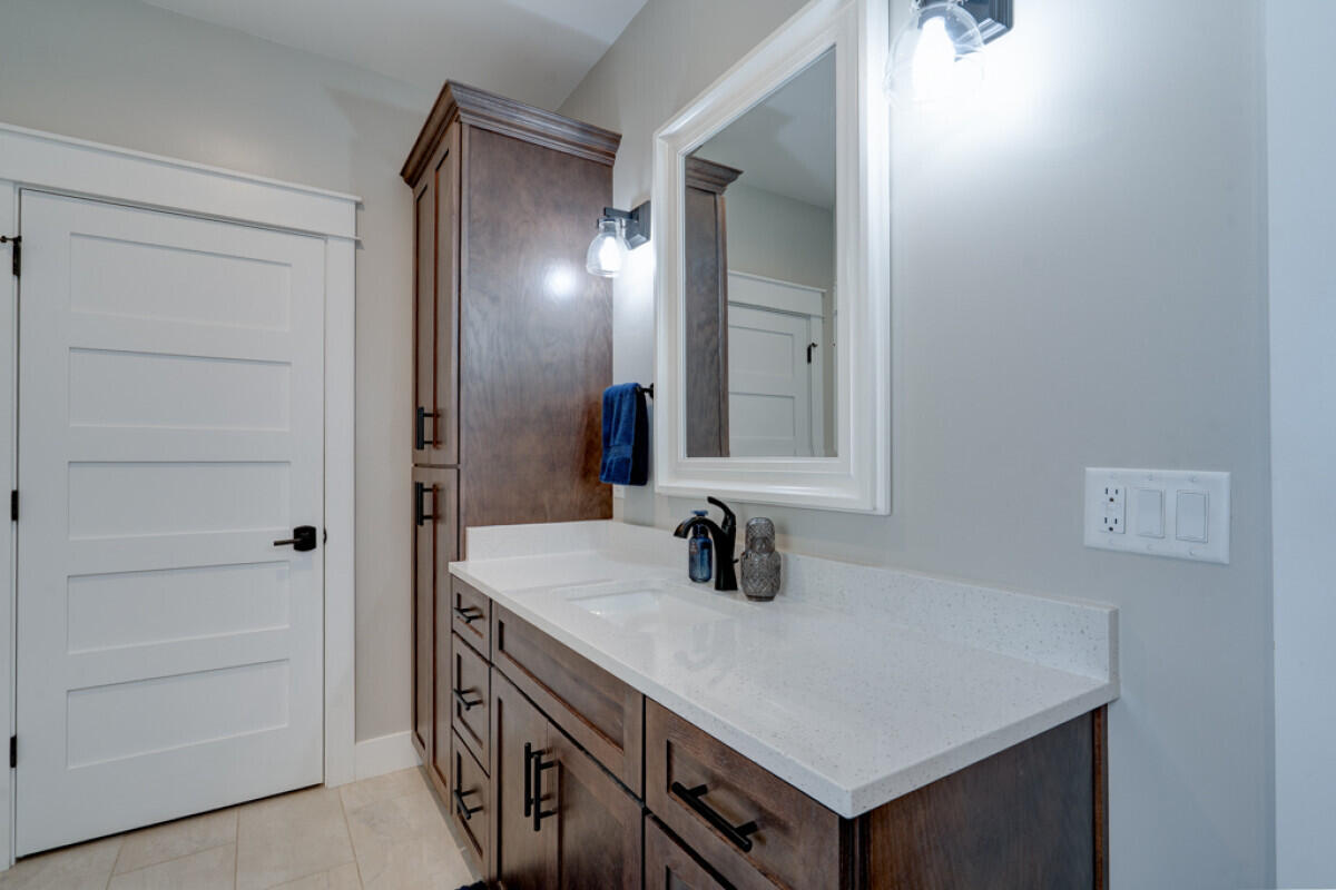 LAGRANGE SHORES - Residential
