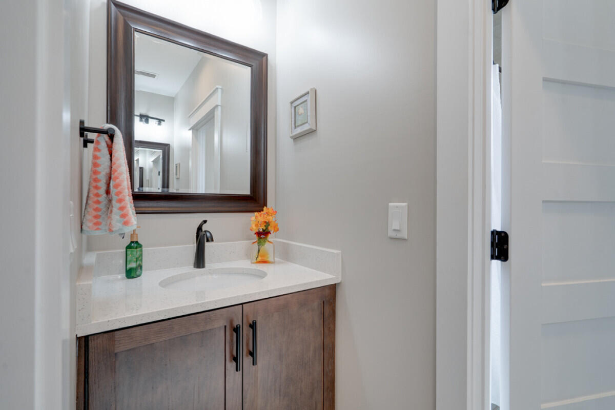 LAGRANGE SHORES - Residential