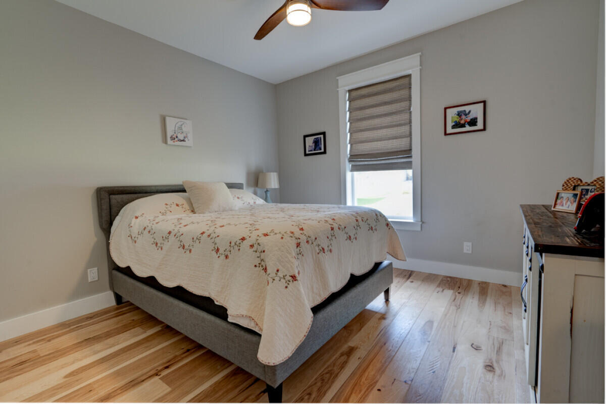 LAGRANGE SHORES - Residential