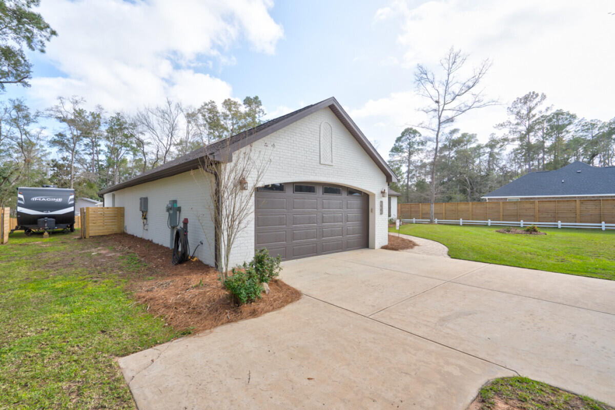 LAGRANGE SHORES - Residential