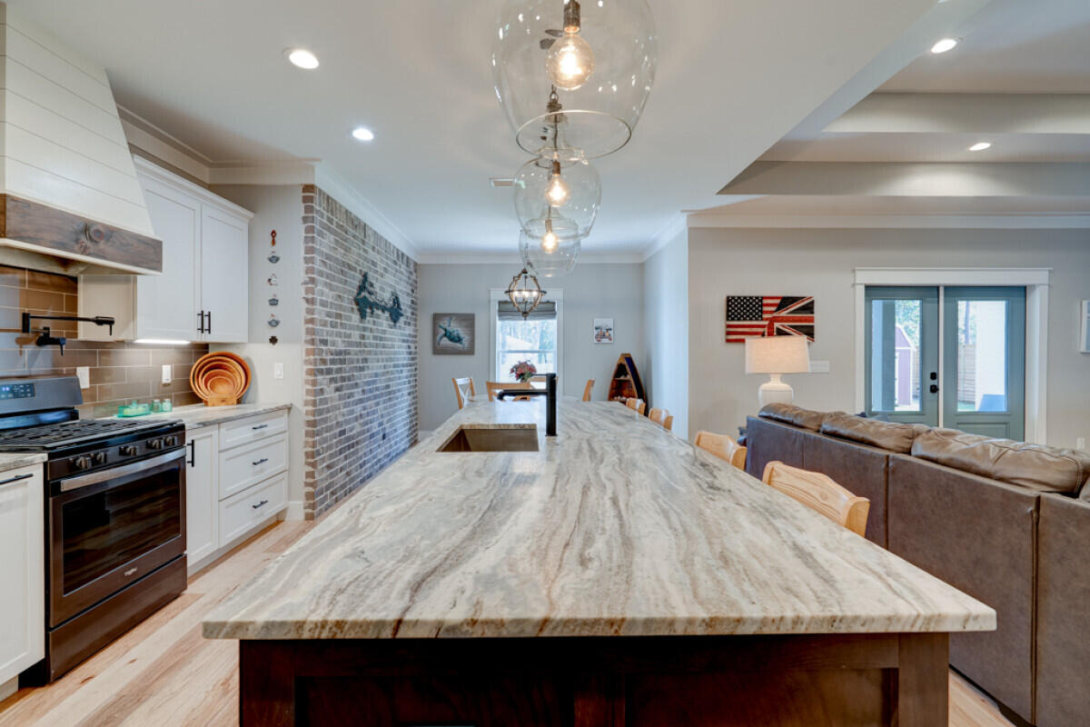 LAGRANGE SHORES - Residential