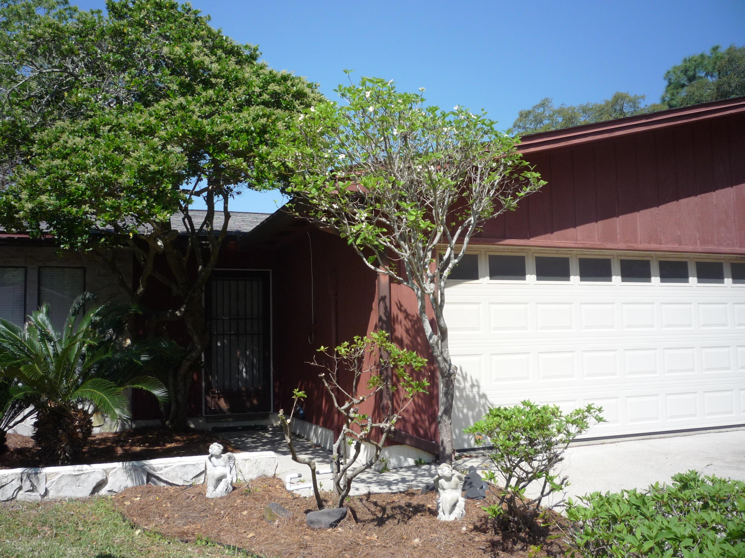 DONLABROOK GARDYNS - Residential