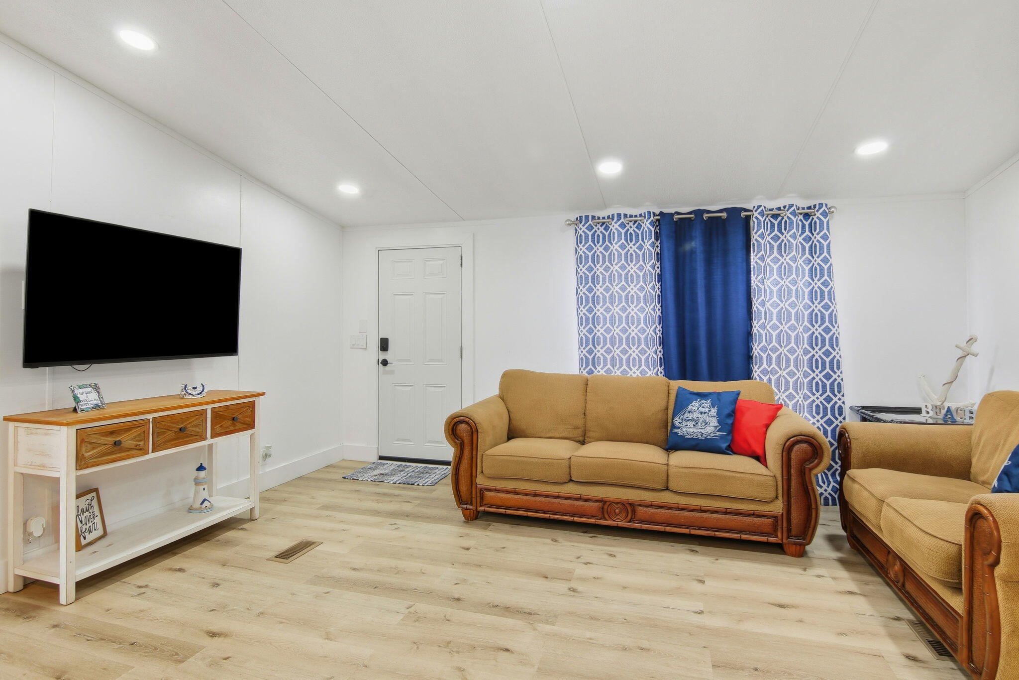 BAYSIDE - Residential