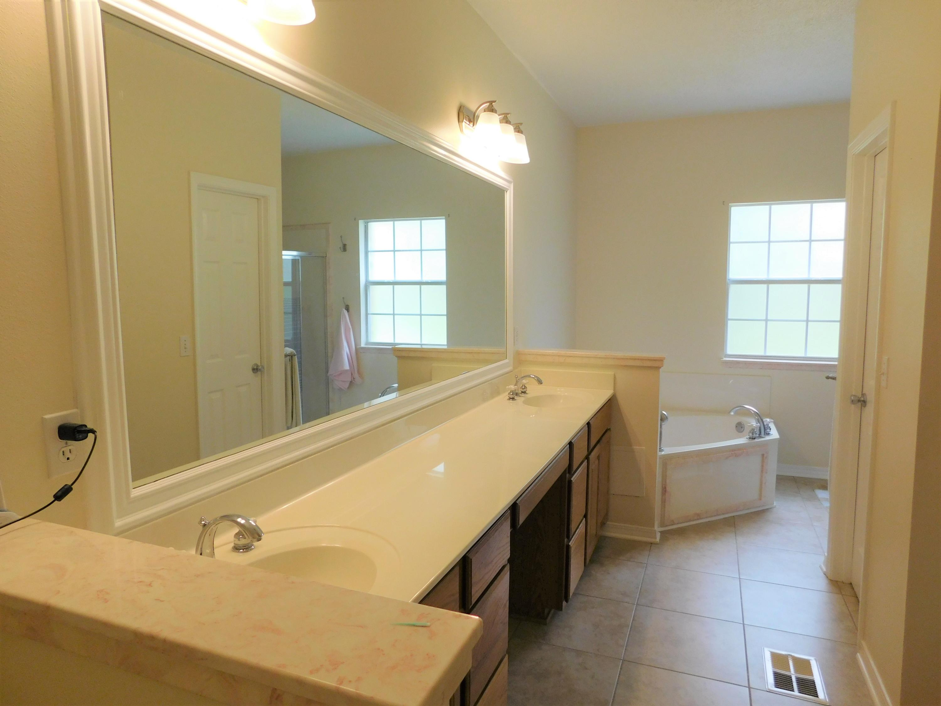 PARKWOOD ESTATES PH 1 BLUEWATER BAY - Residential