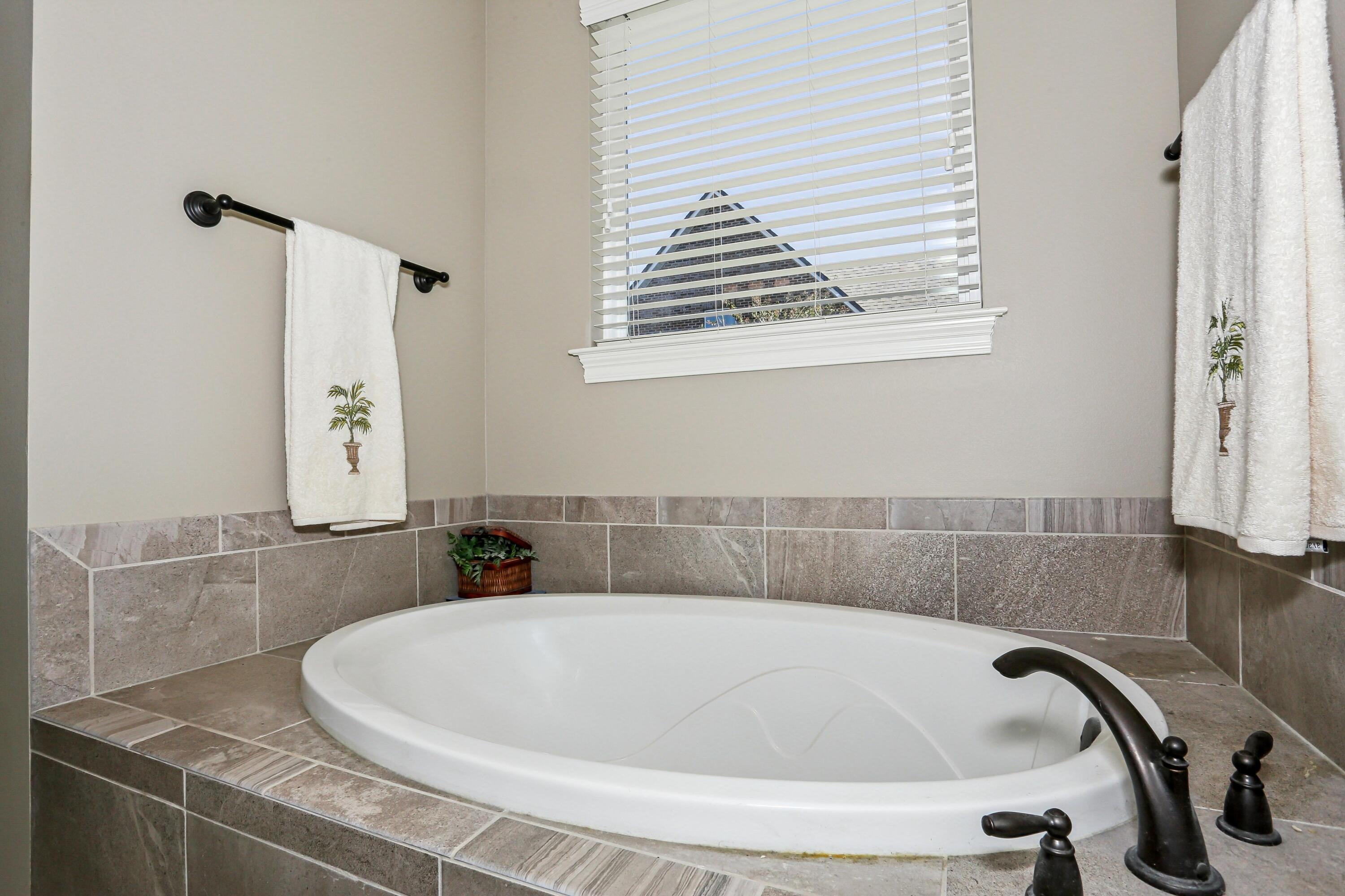 MILL CREEK FARMS - Residential