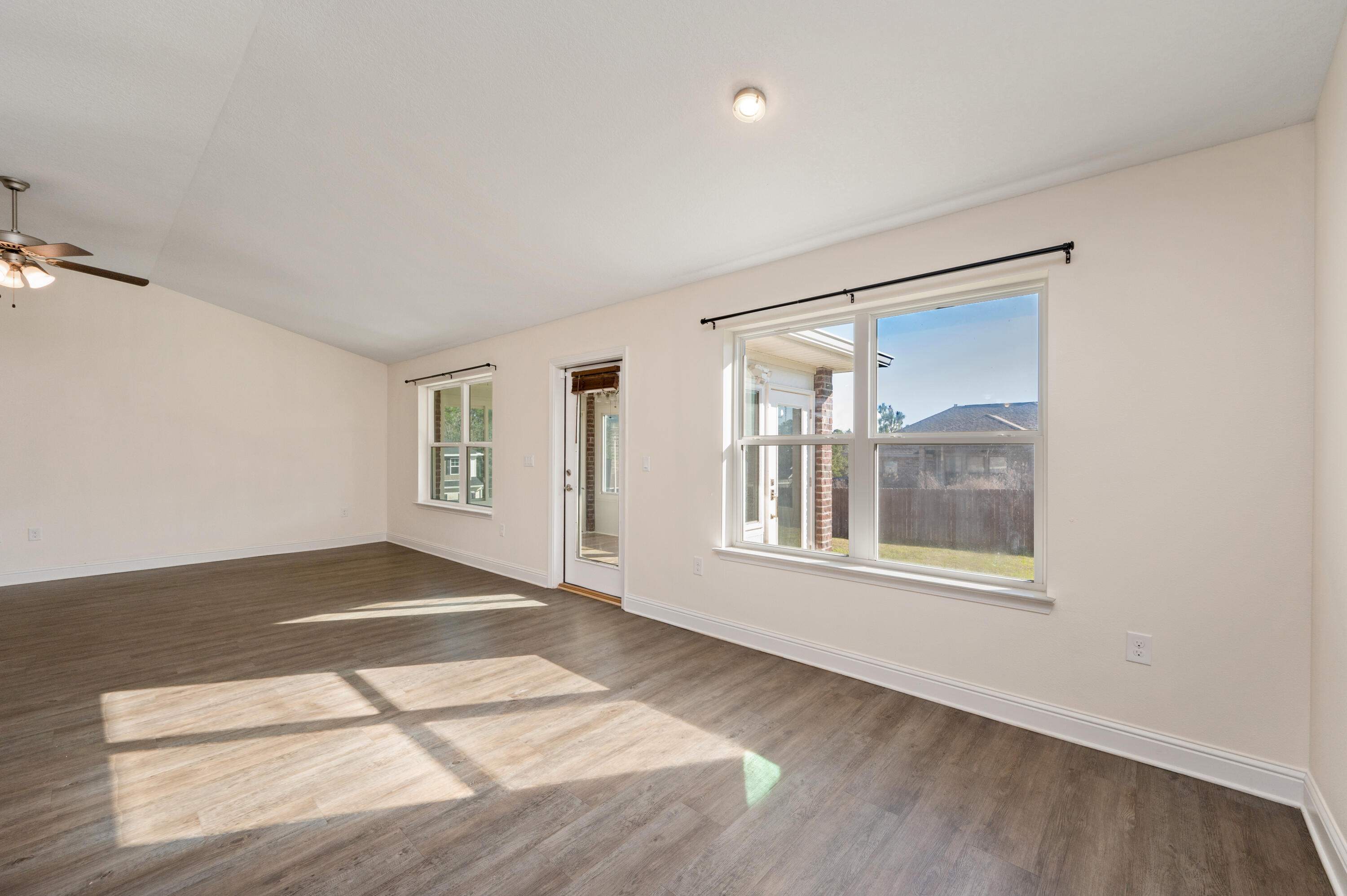 BROOKE ESTATES PH III - Residential Lease