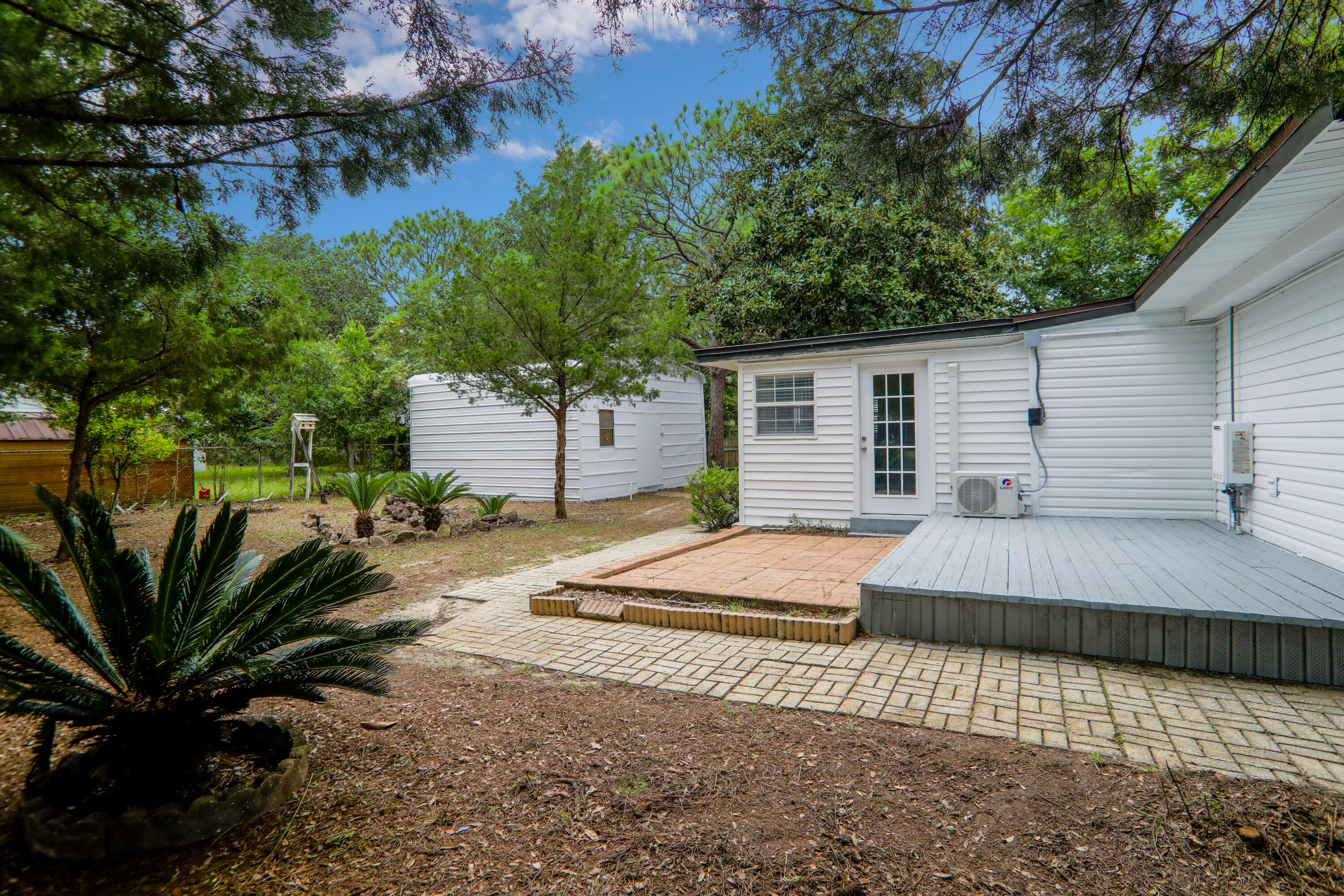 ELLIOTTS POINT RESUB - Residential