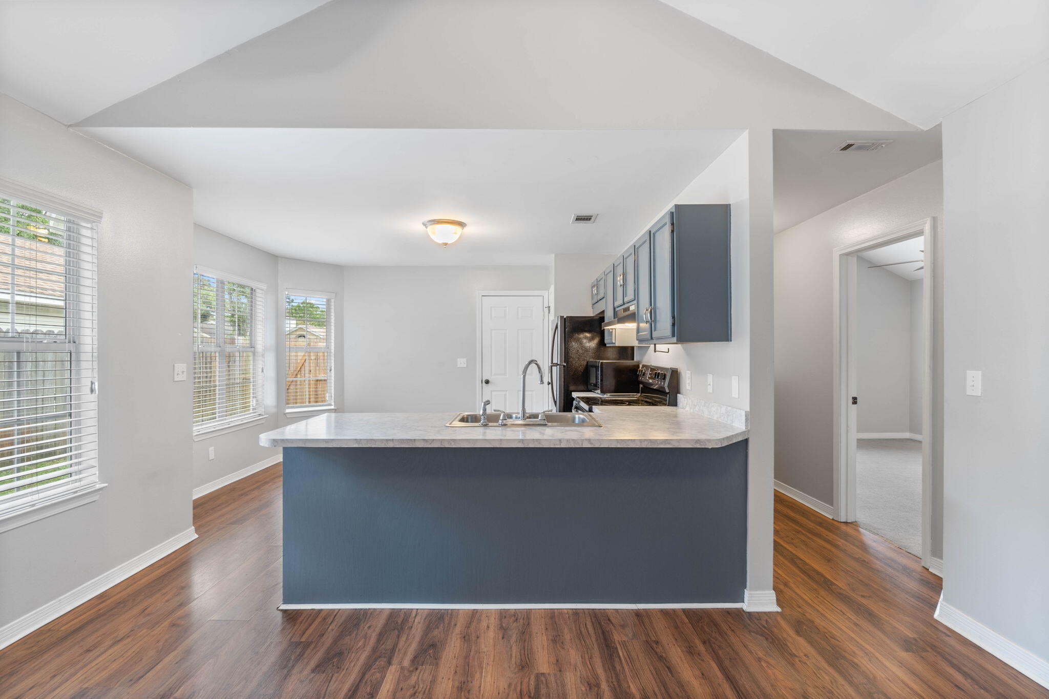 SUMMER HILLS - Residential Lease