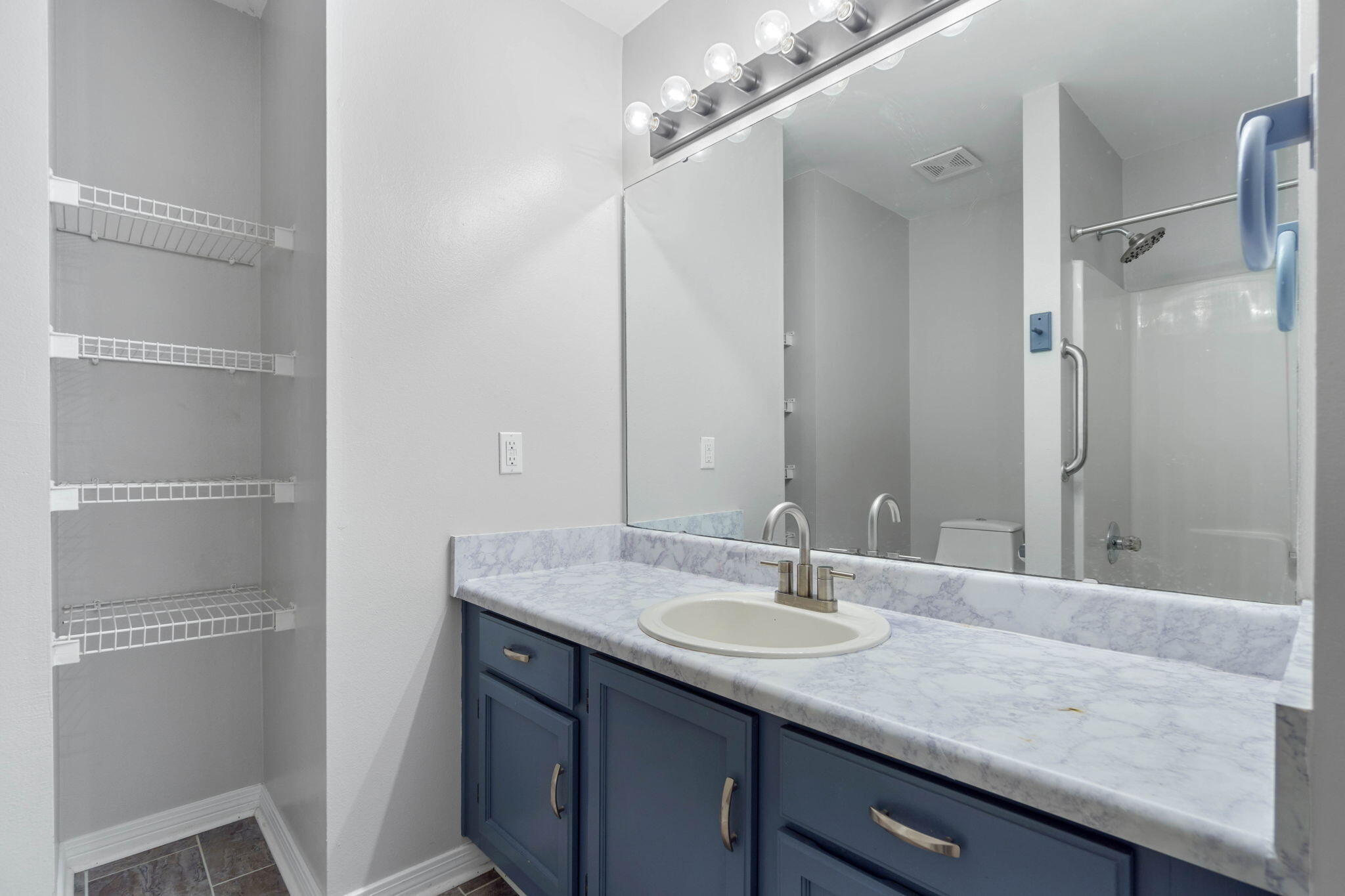 SUMMER HILLS - Residential Lease