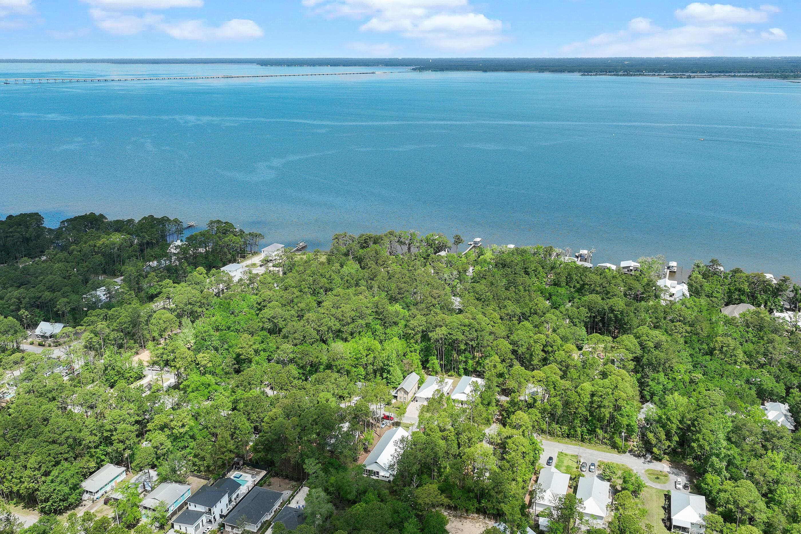 MAGNOLIA BEACH - Residential