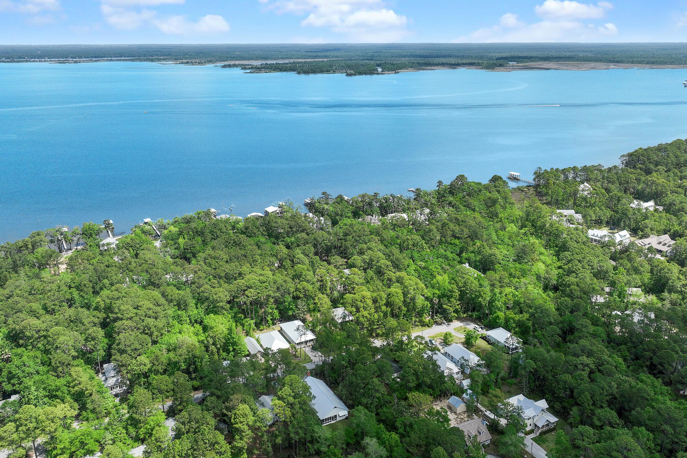 MAGNOLIA BEACH - Residential