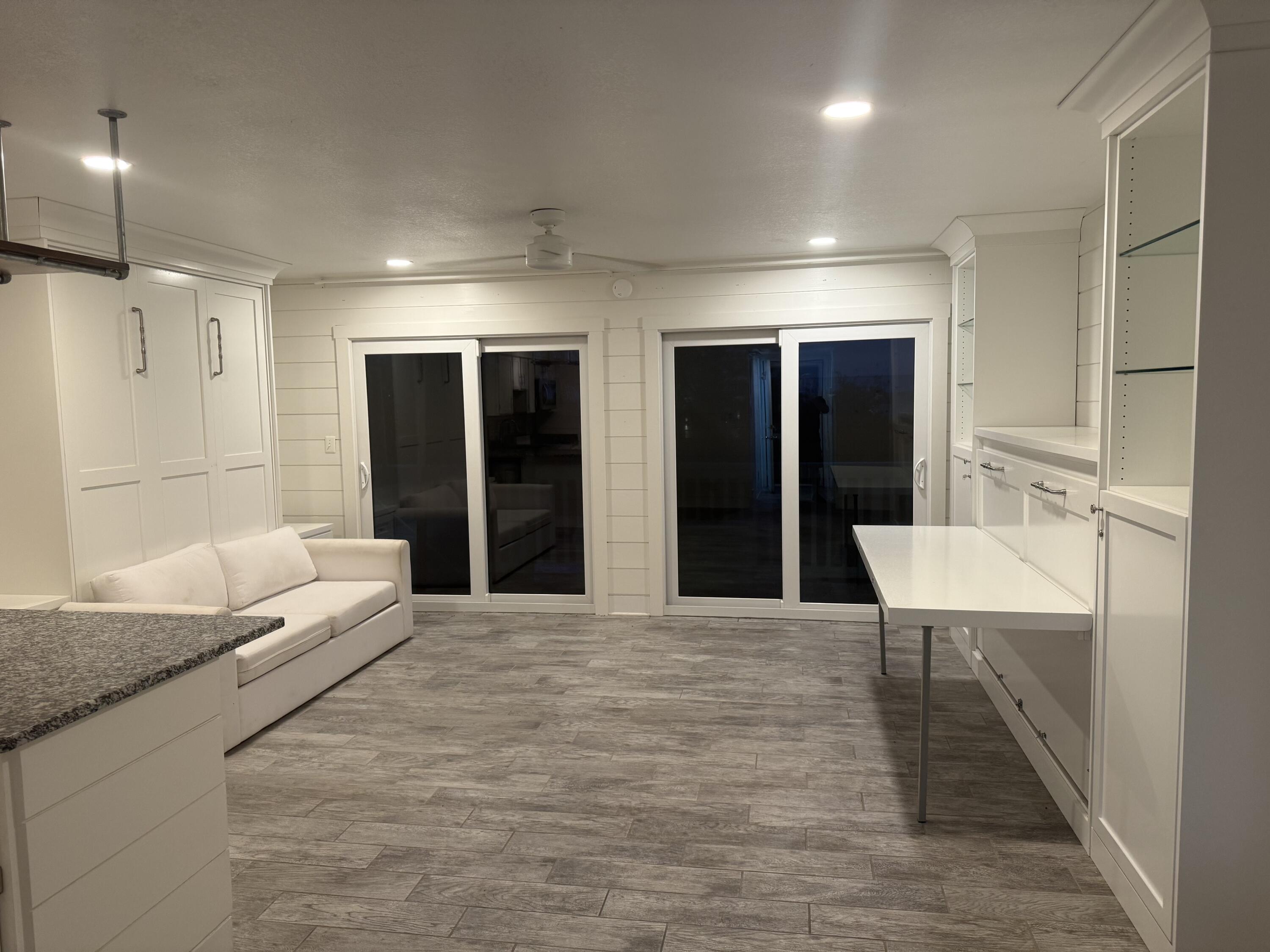 BEACHFRONT 2 PH 1 - Residential