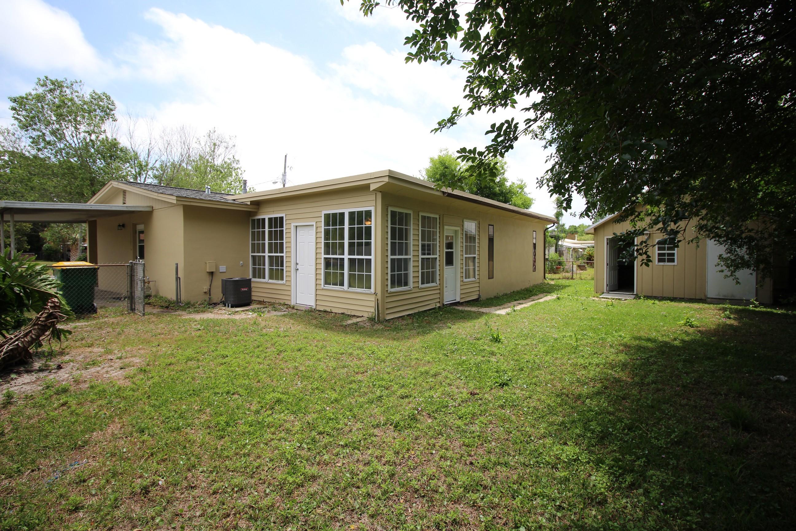 OAK TREE PARK - Residential