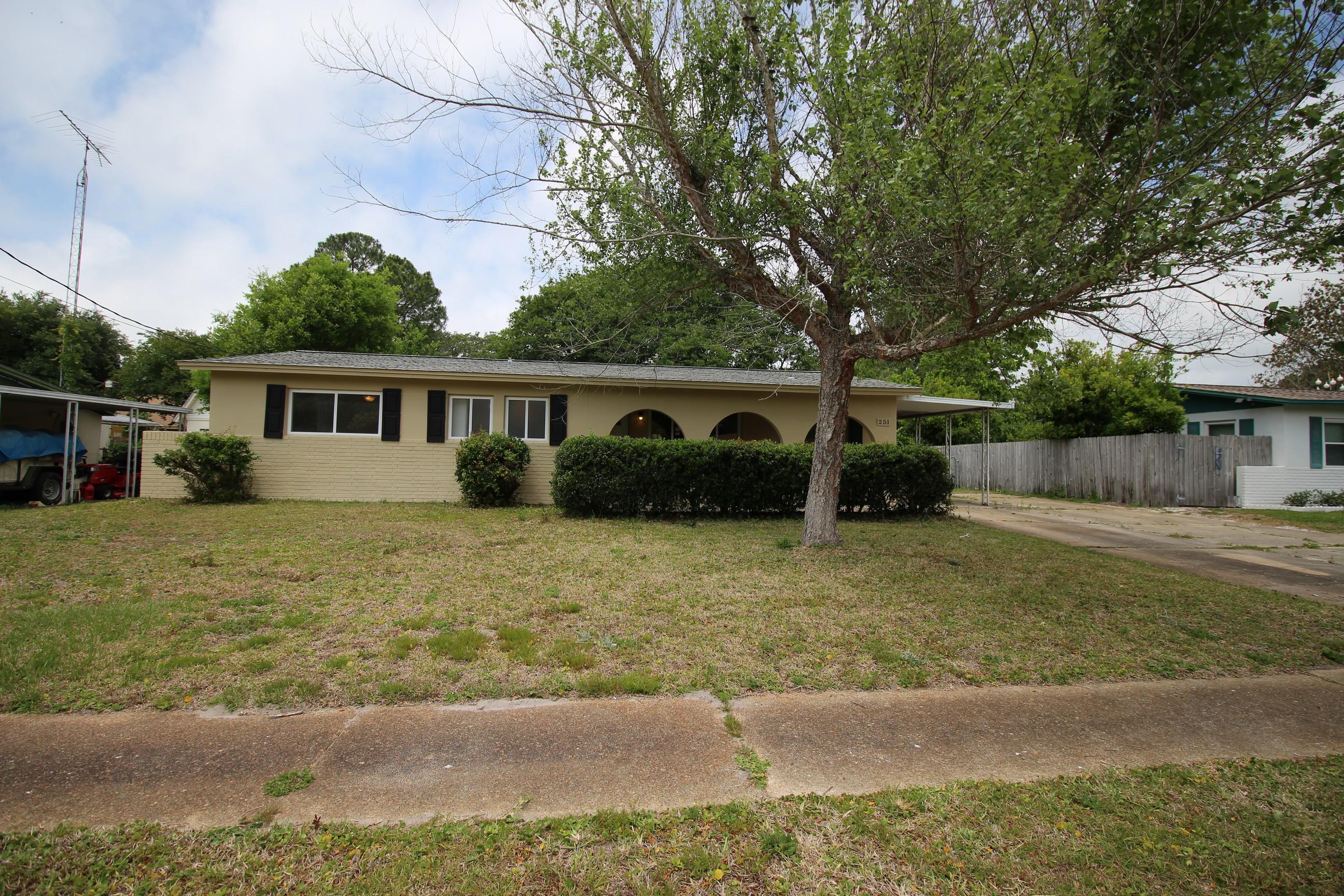 OAK TREE PARK - Residential