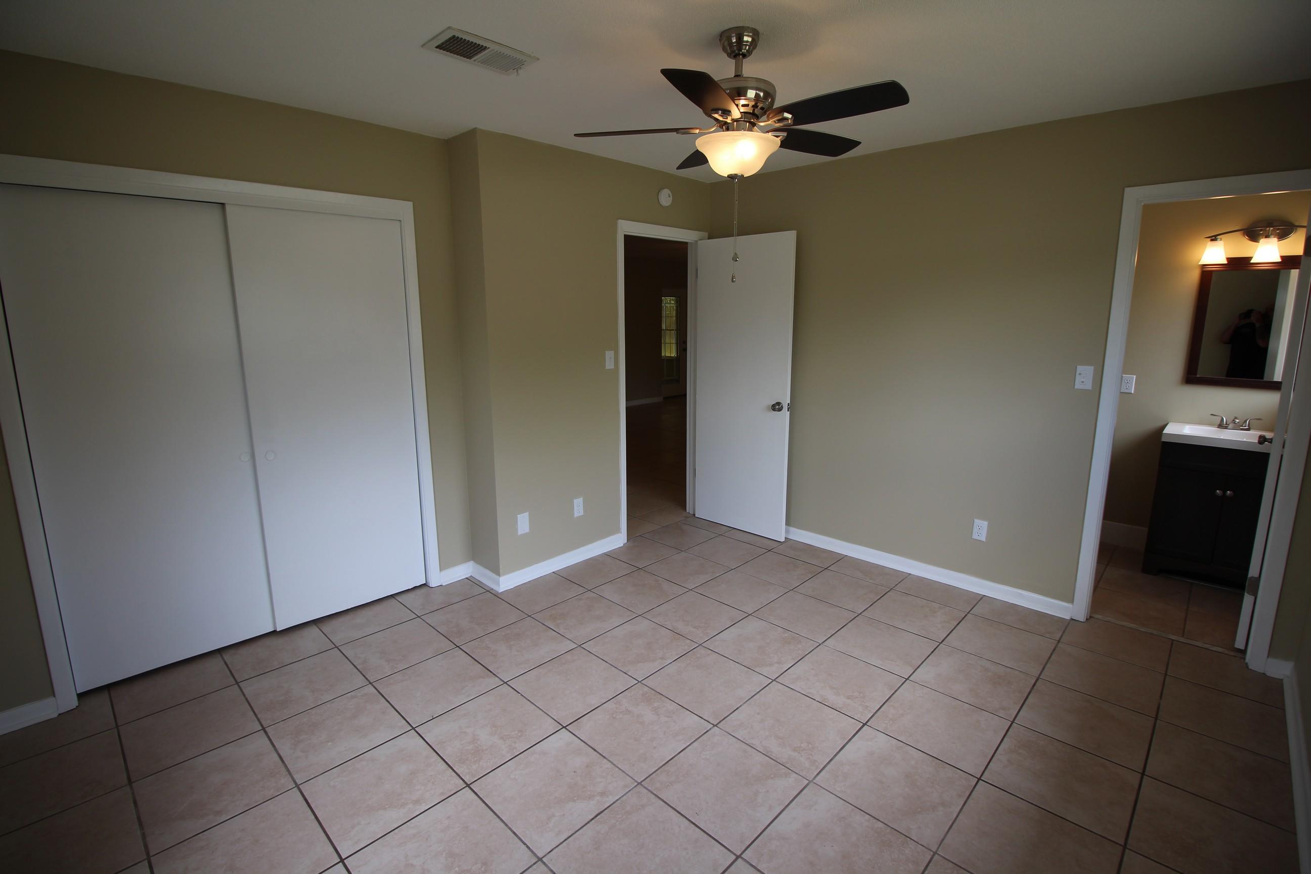 OAK TREE PARK - Residential