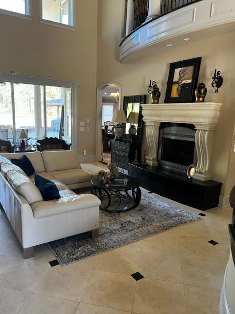 ROYAL PALMS - Residential