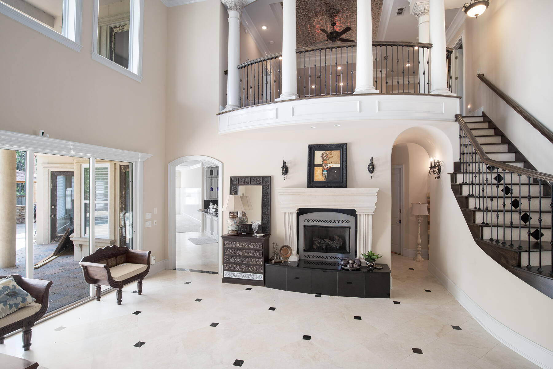 ROYAL PALMS - Residential