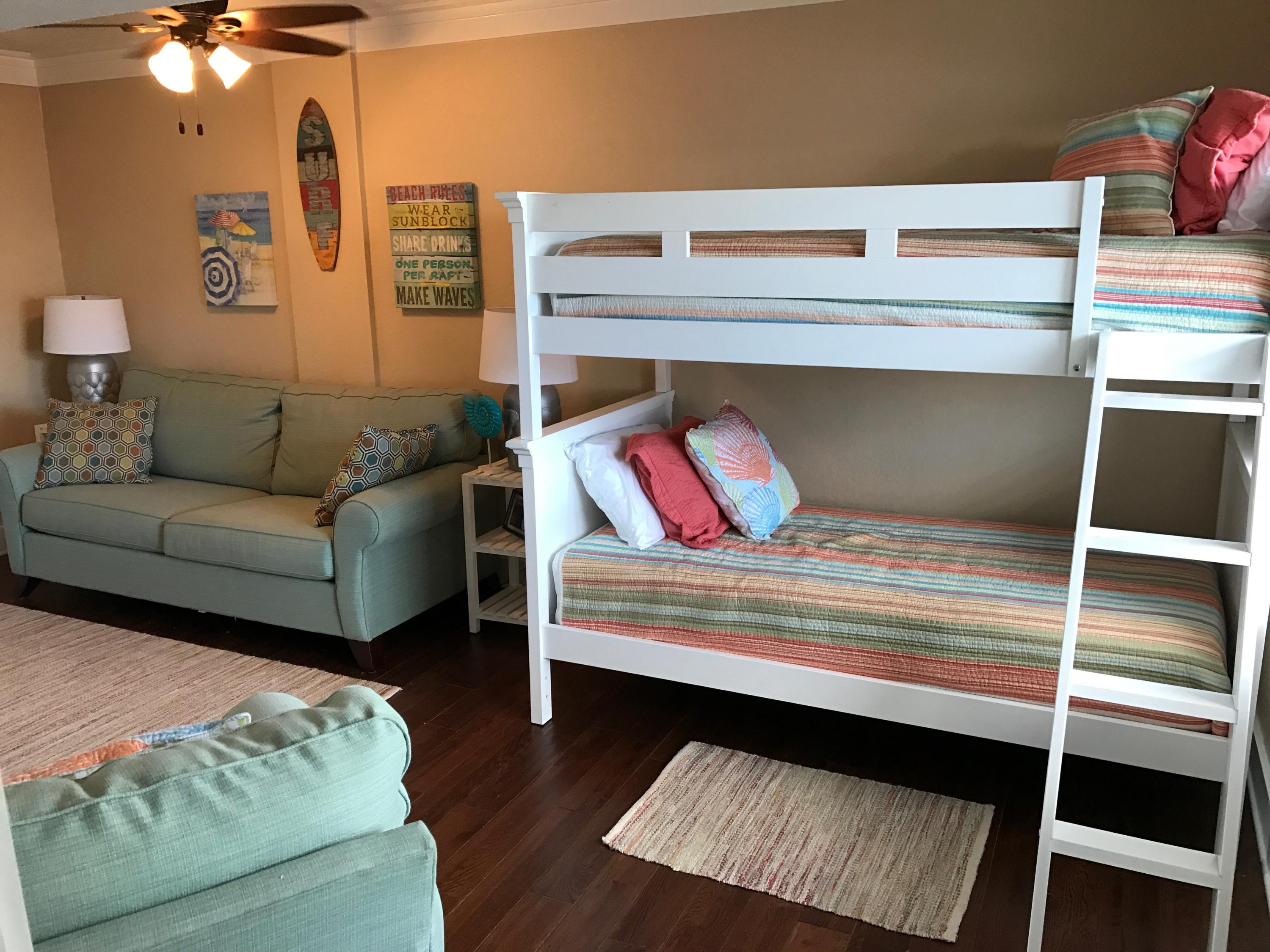 SUMMER HAVEN SOUTH T/H - Residential