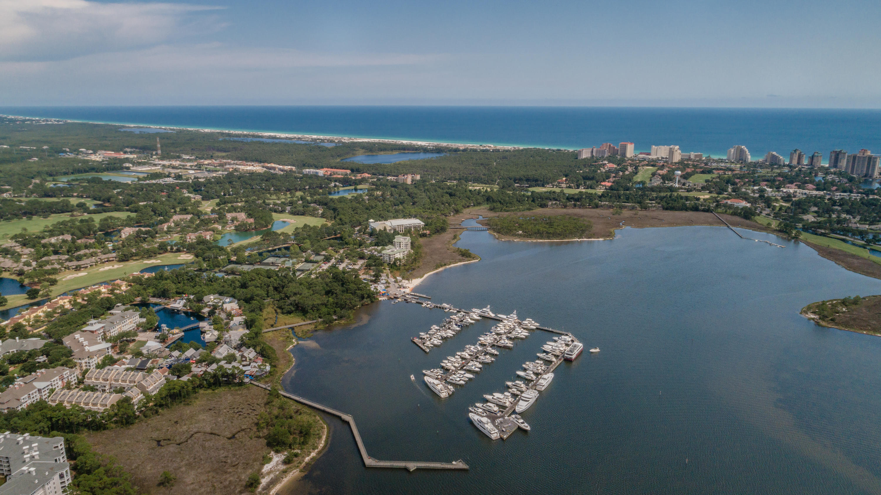 CRYSTAL LAKE - Residential
