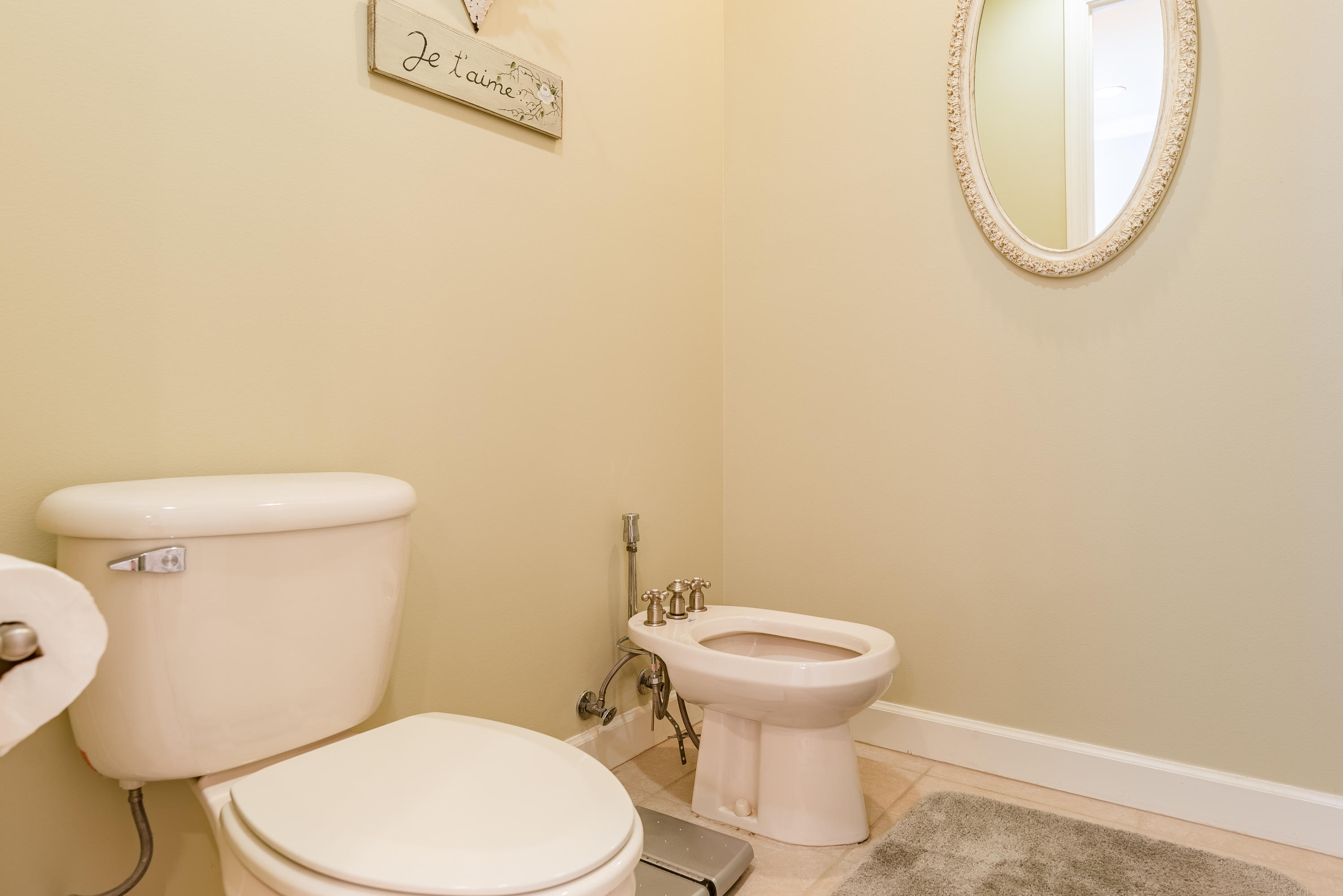 CRYSTAL LAKE - Residential