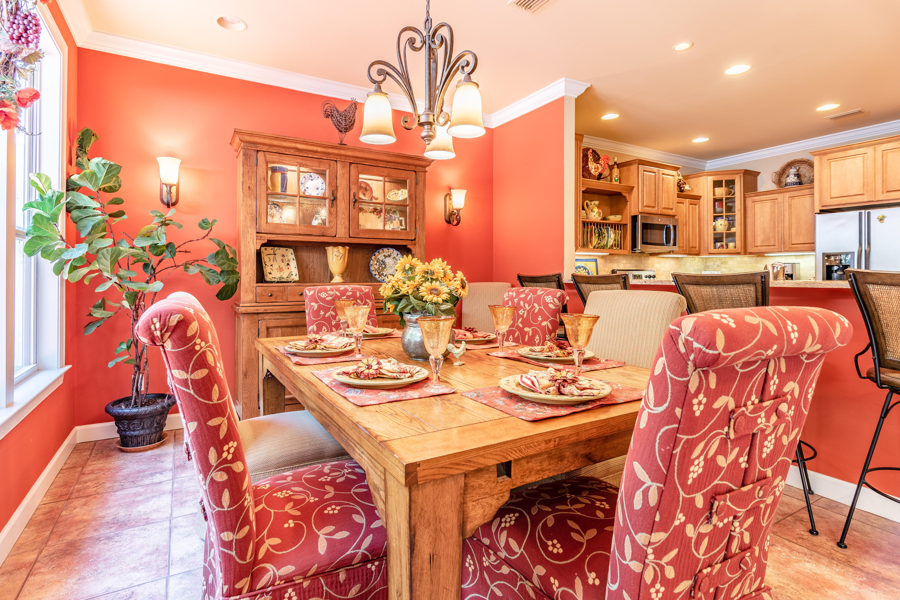 CRYSTAL LAKE - Residential