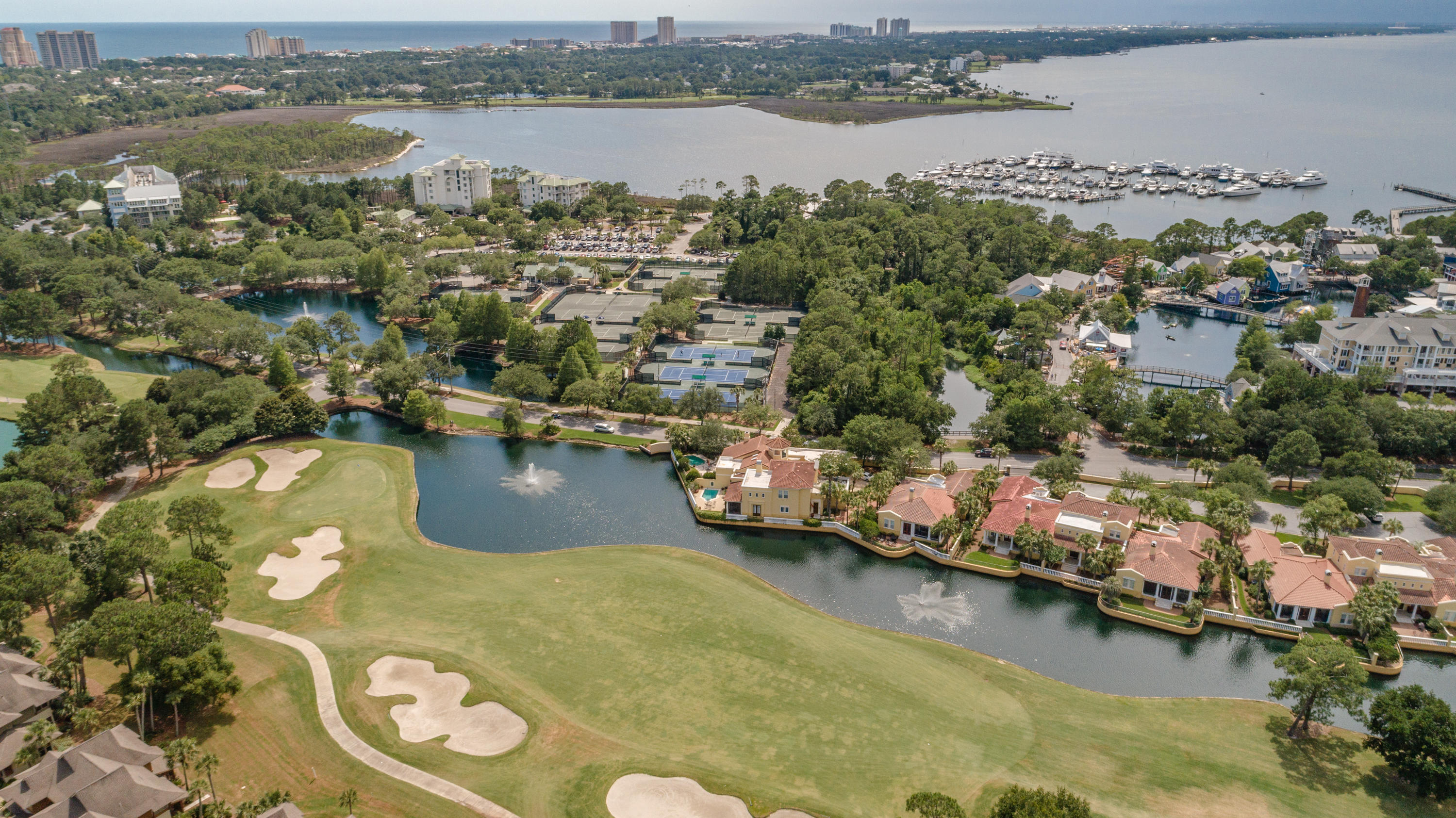 CRYSTAL LAKE - Residential