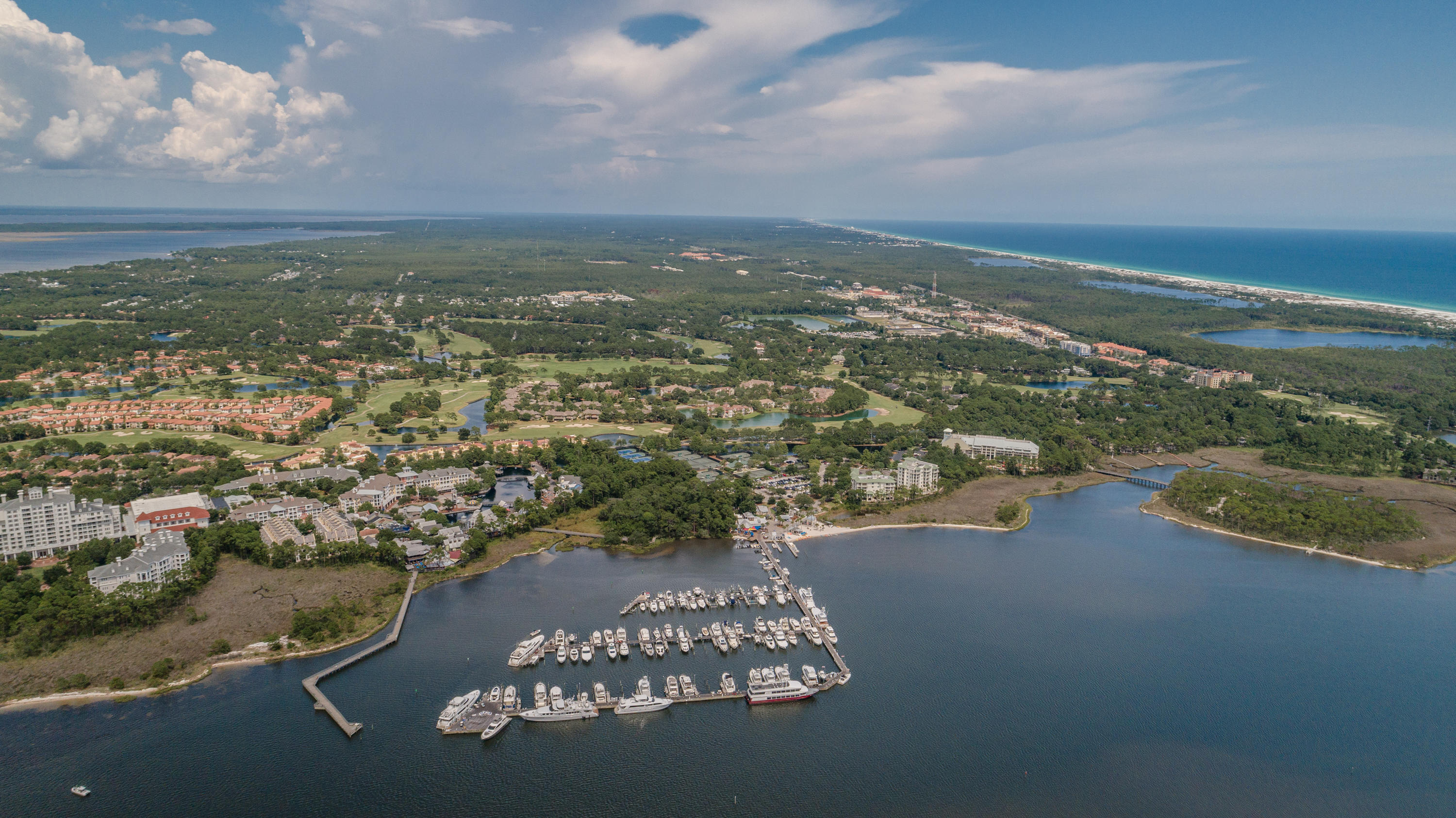 CRYSTAL LAKE - Residential