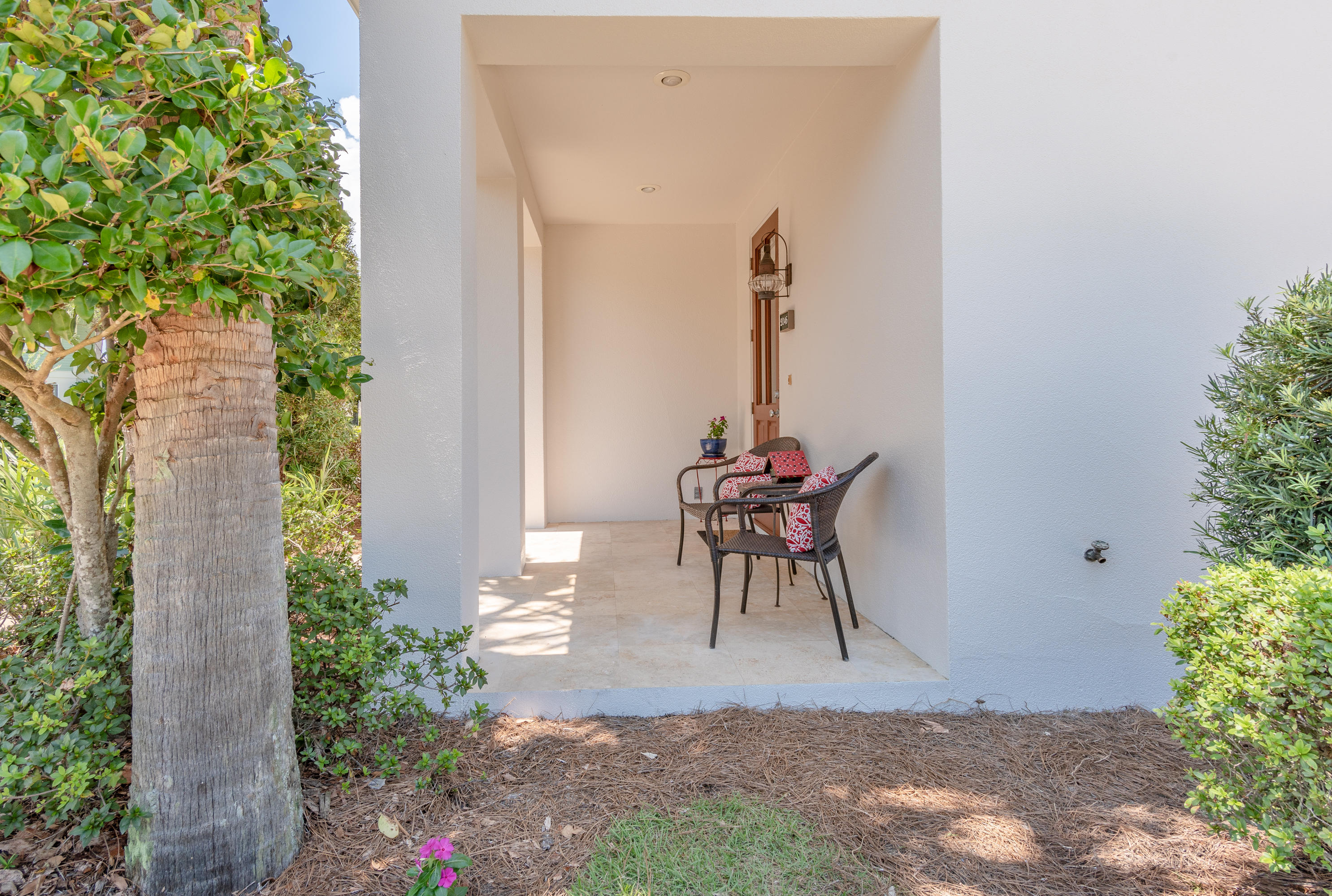 CRYSTAL LAKE - Residential