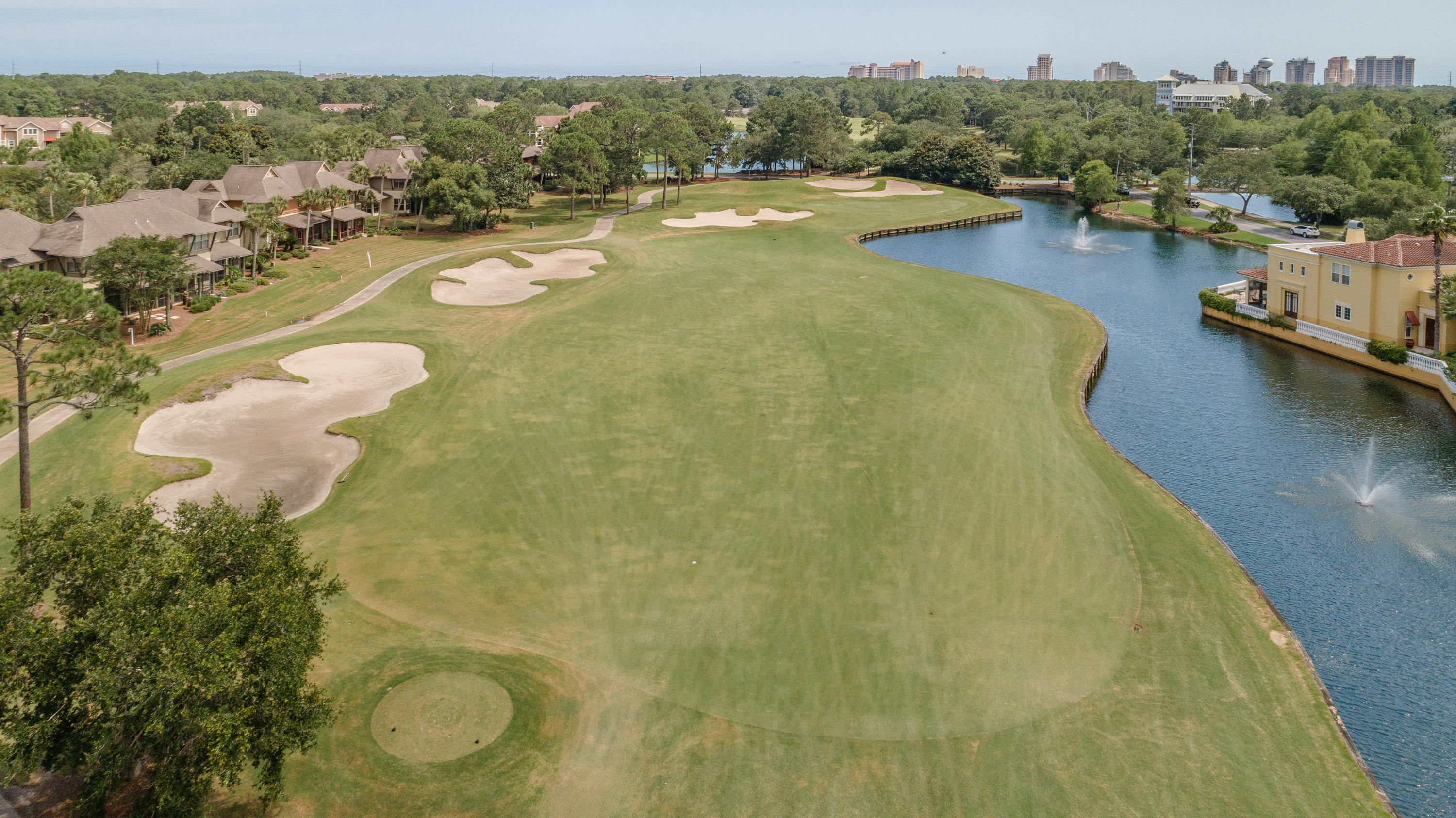 CRYSTAL LAKE - Residential