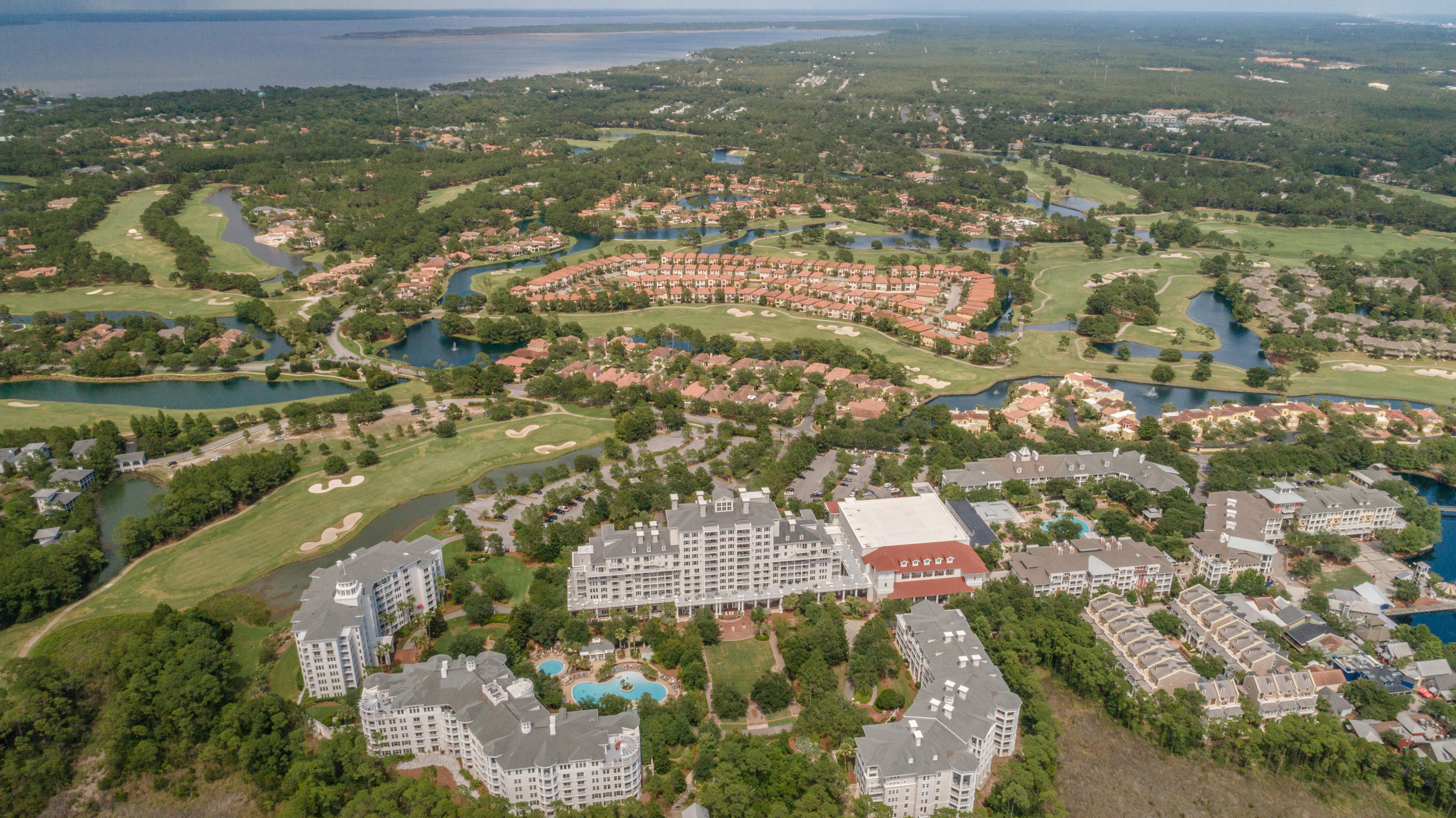 CRYSTAL LAKE - Residential