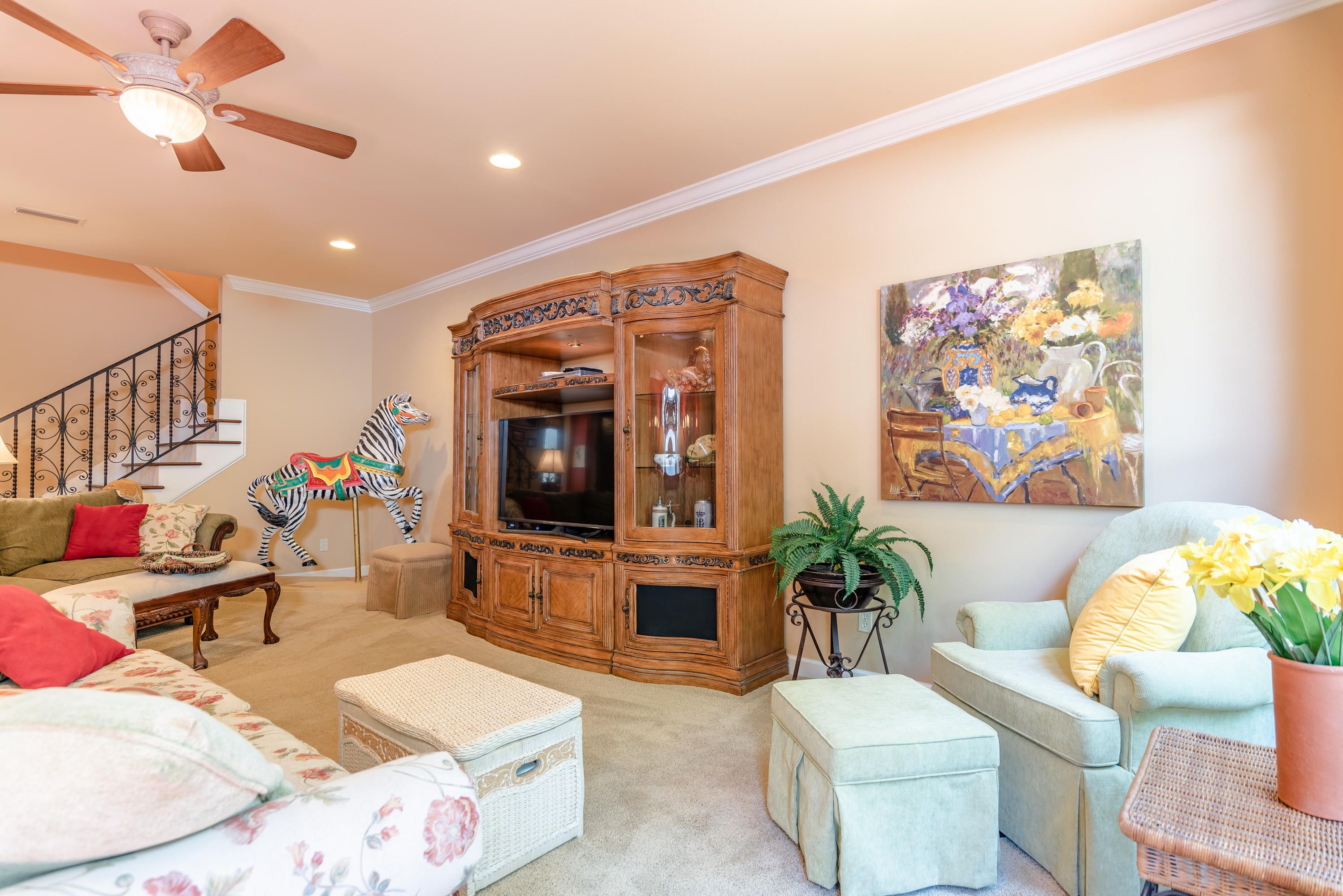 CRYSTAL LAKE - Residential