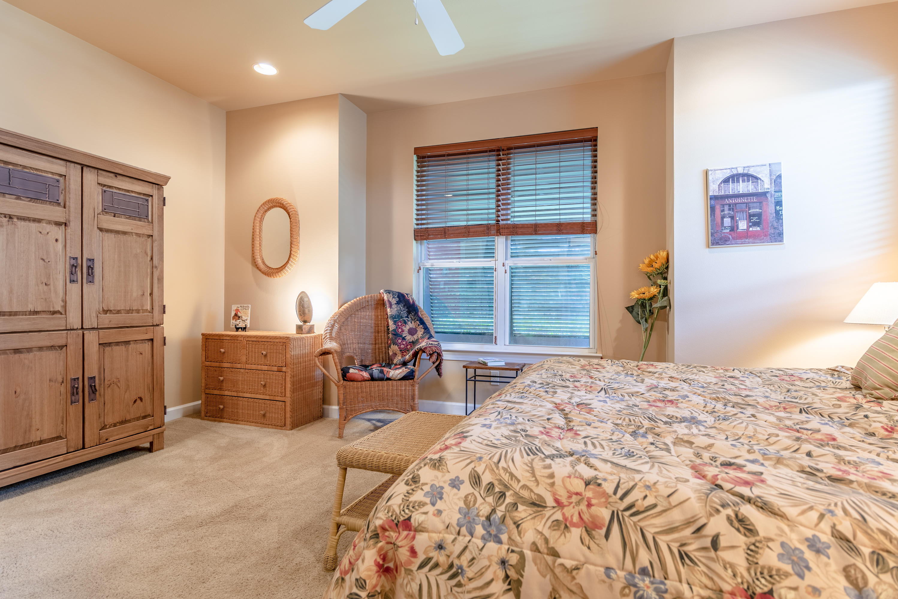 CRYSTAL LAKE - Residential