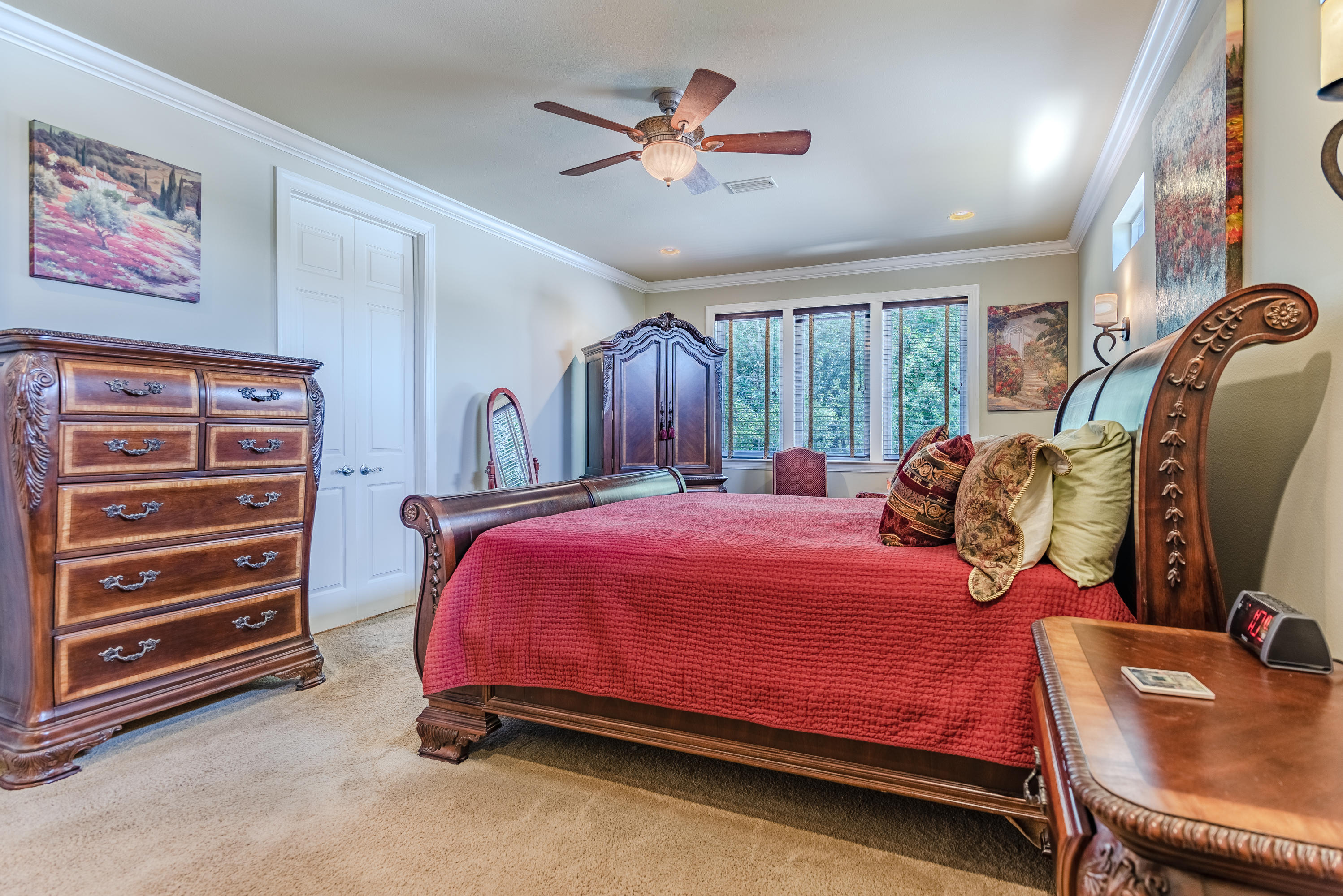 CRYSTAL LAKE - Residential