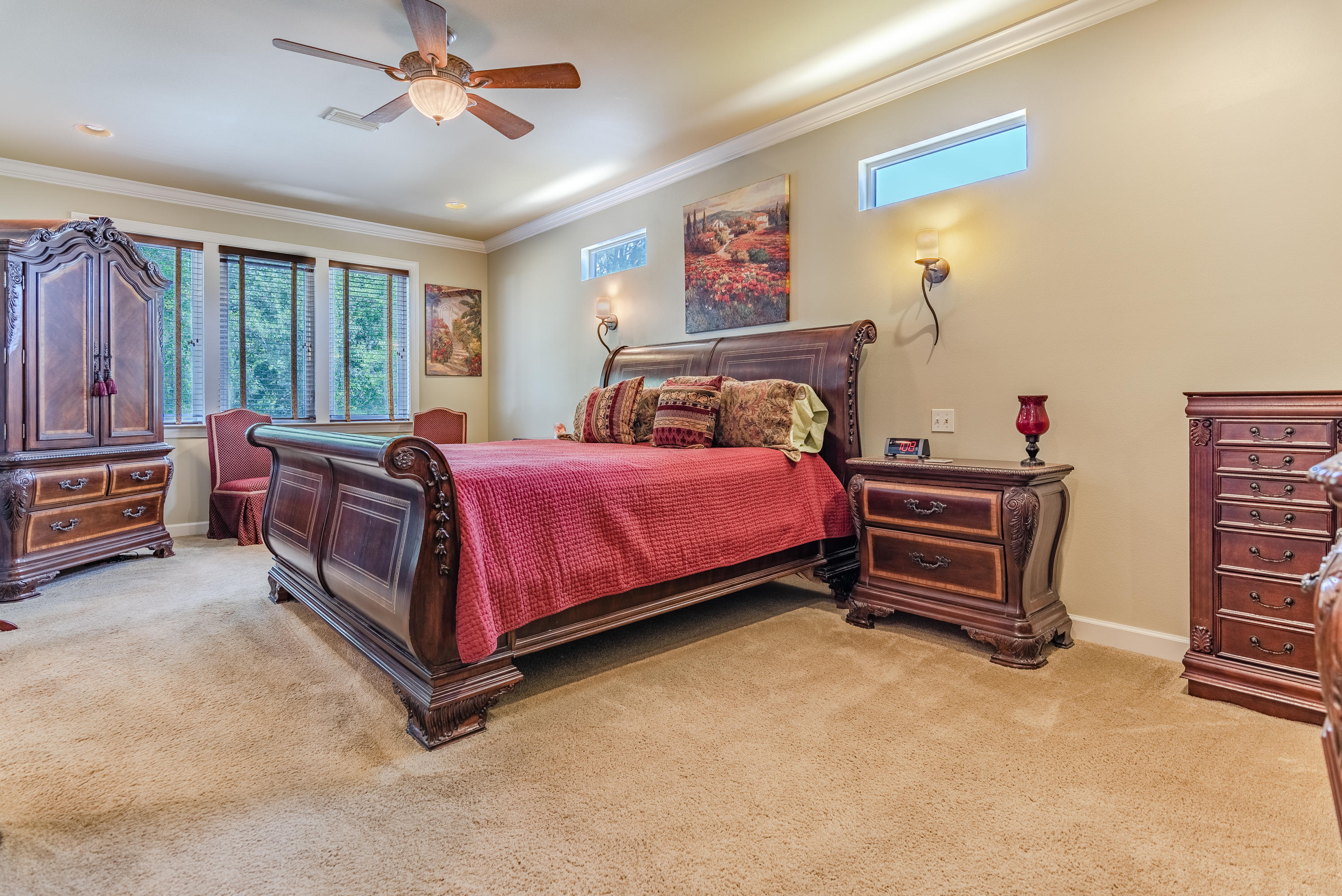 CRYSTAL LAKE - Residential