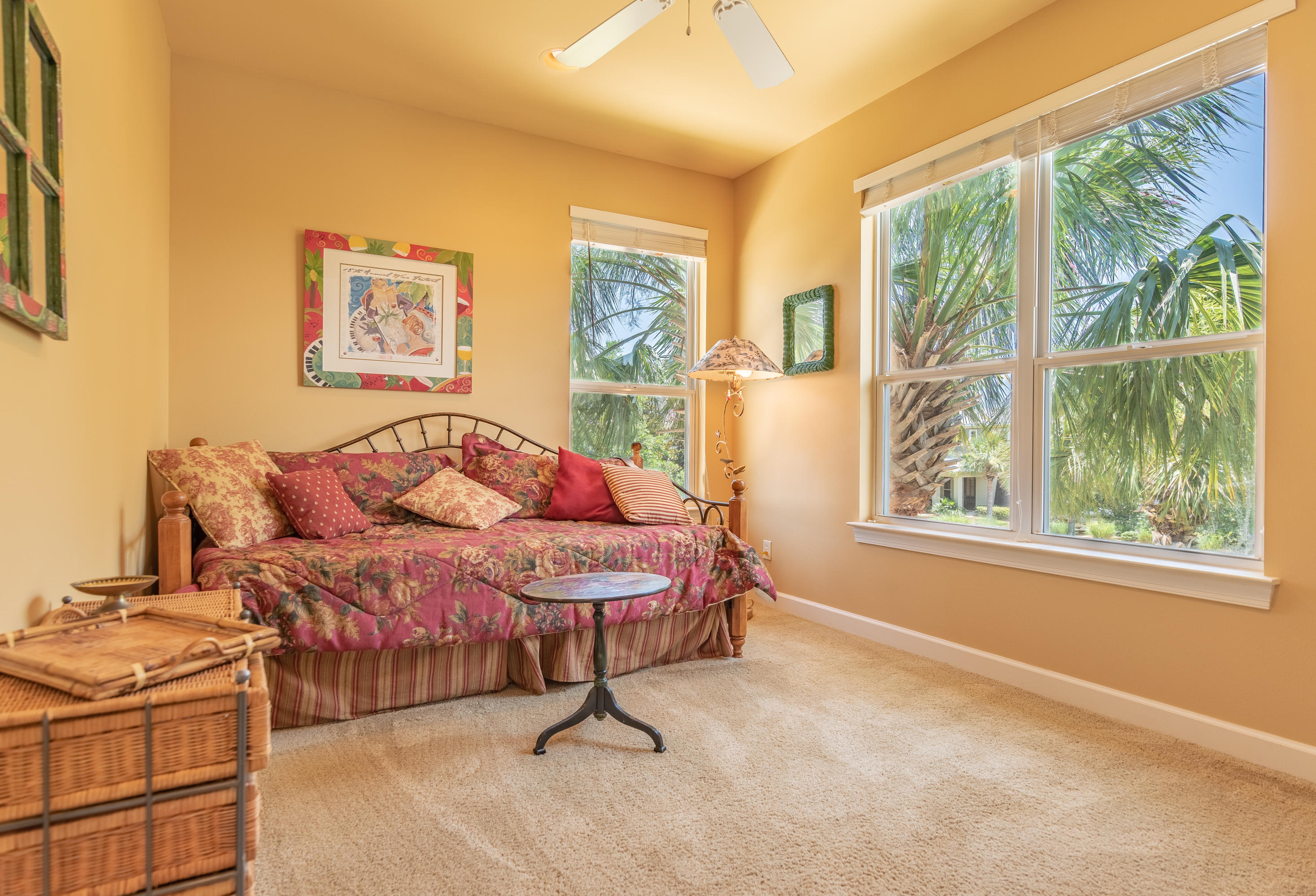 CRYSTAL LAKE - Residential