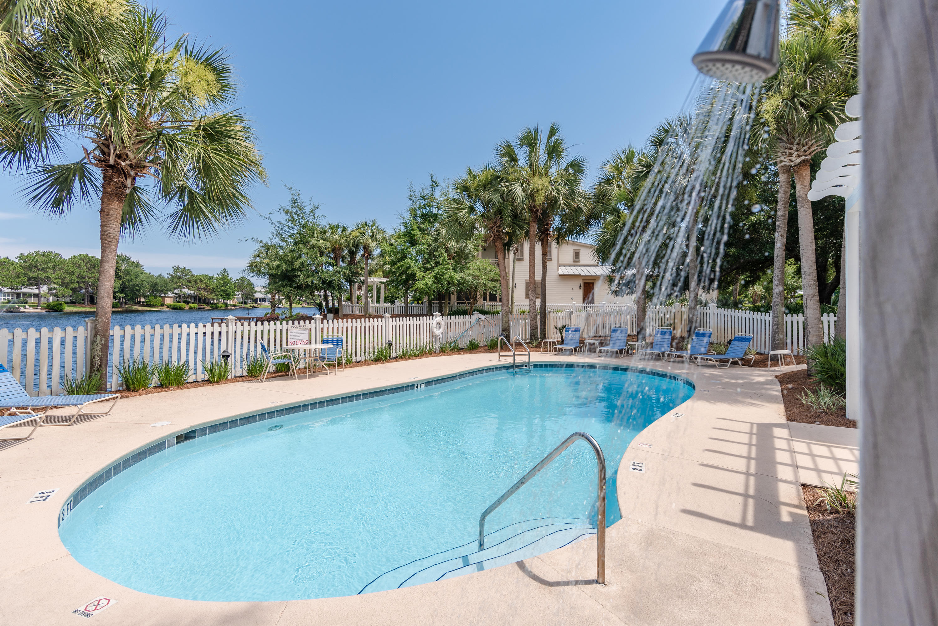 CRYSTAL LAKE - Residential