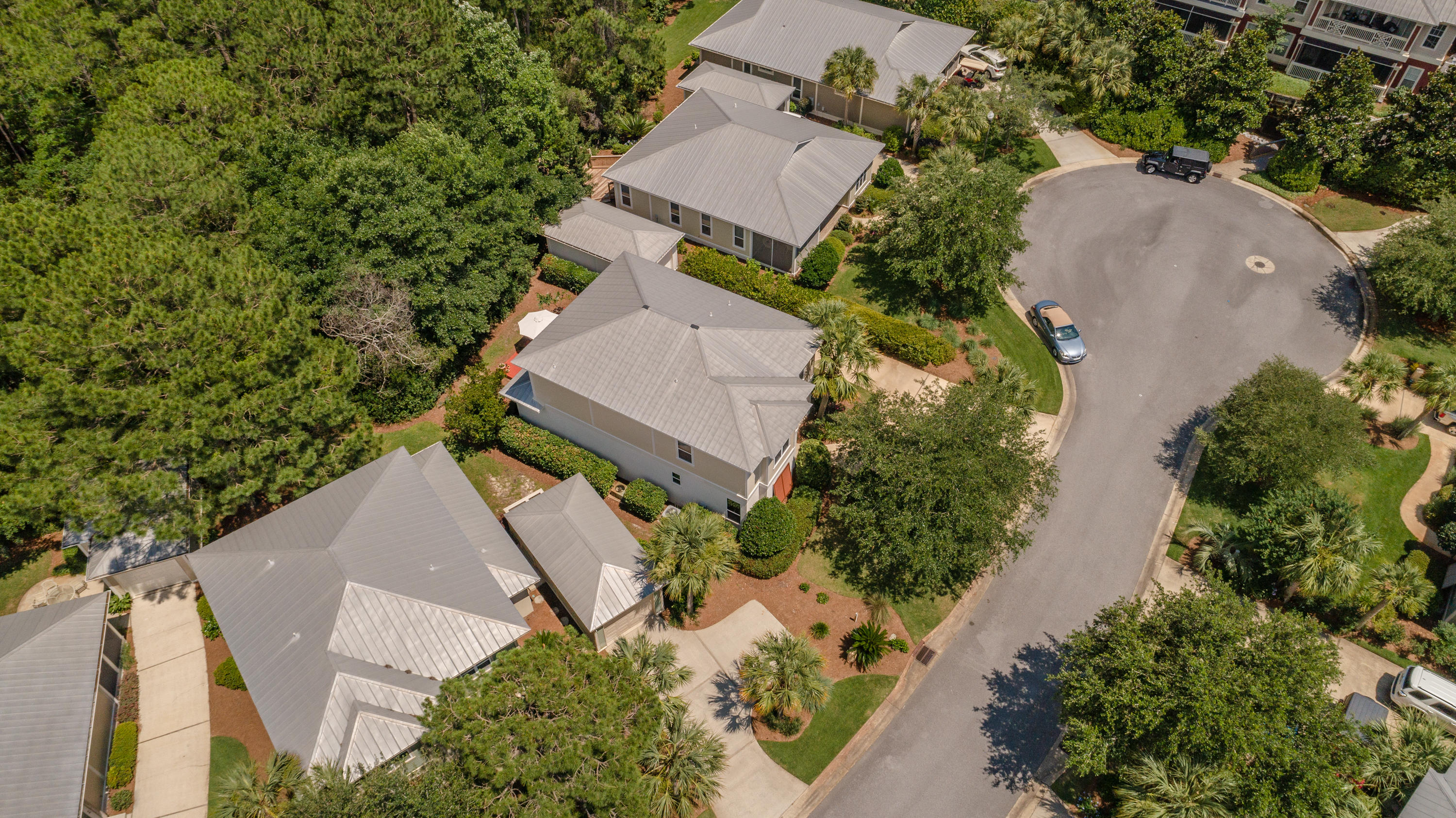 CRYSTAL LAKE - Residential