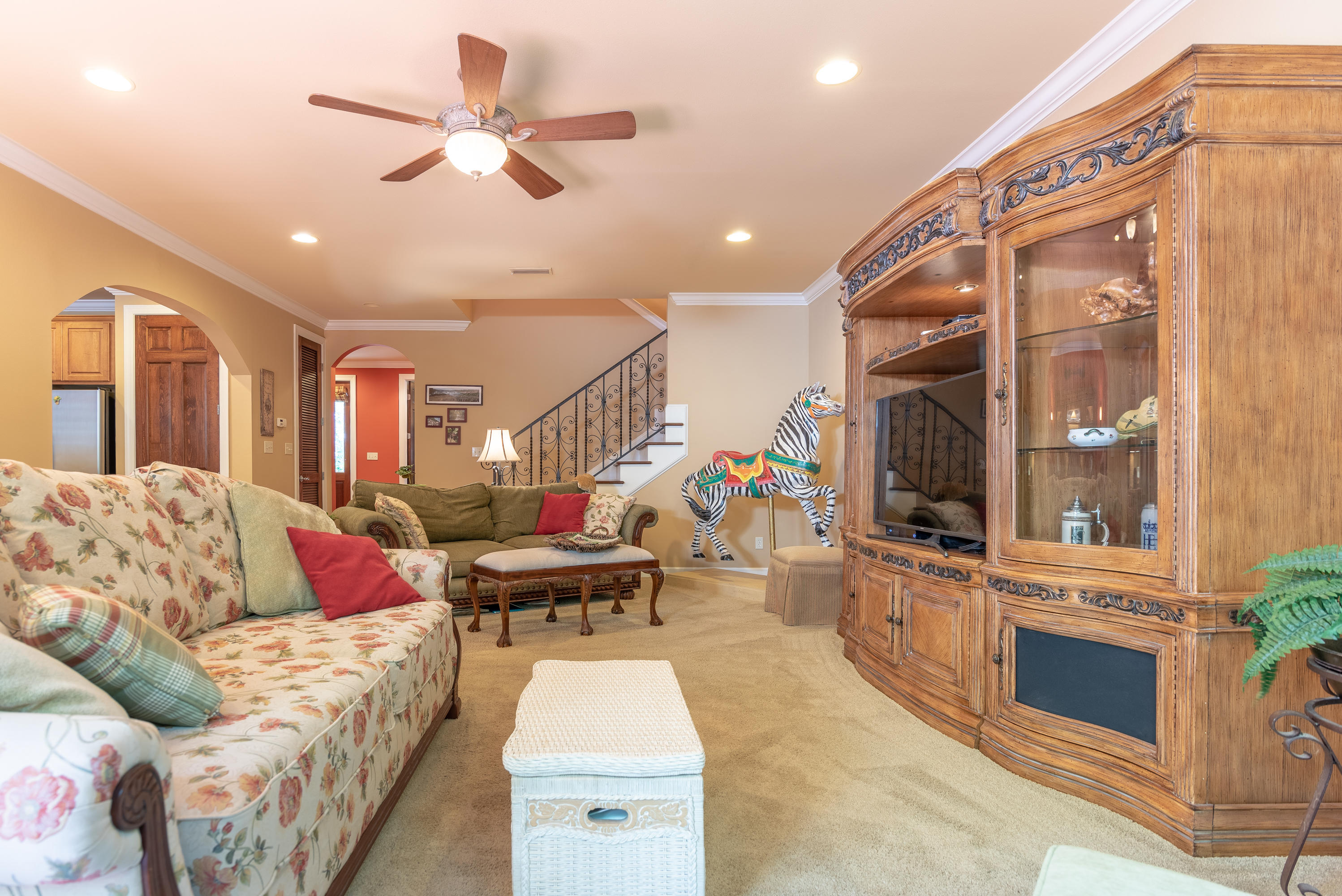 CRYSTAL LAKE - Residential