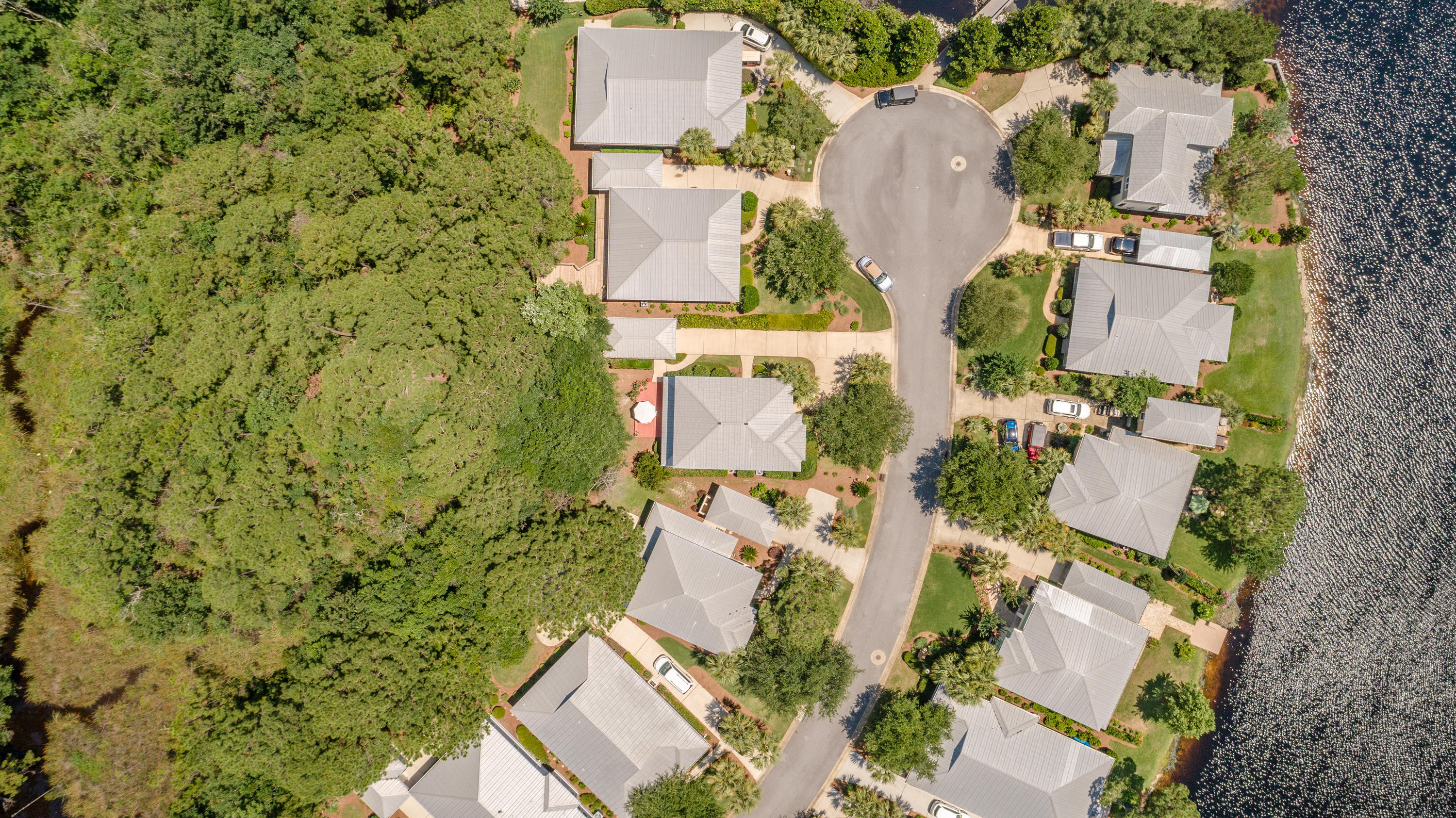 CRYSTAL LAKE - Residential