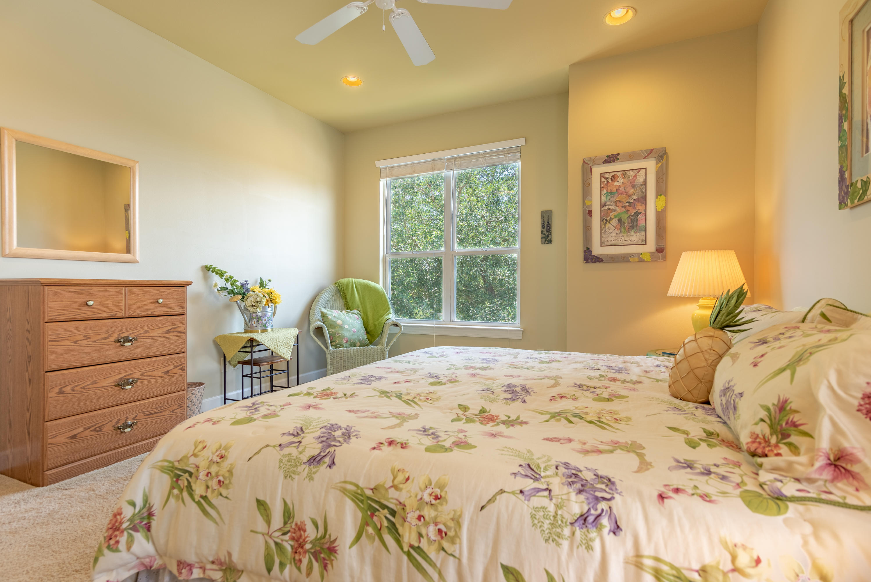 CRYSTAL LAKE - Residential