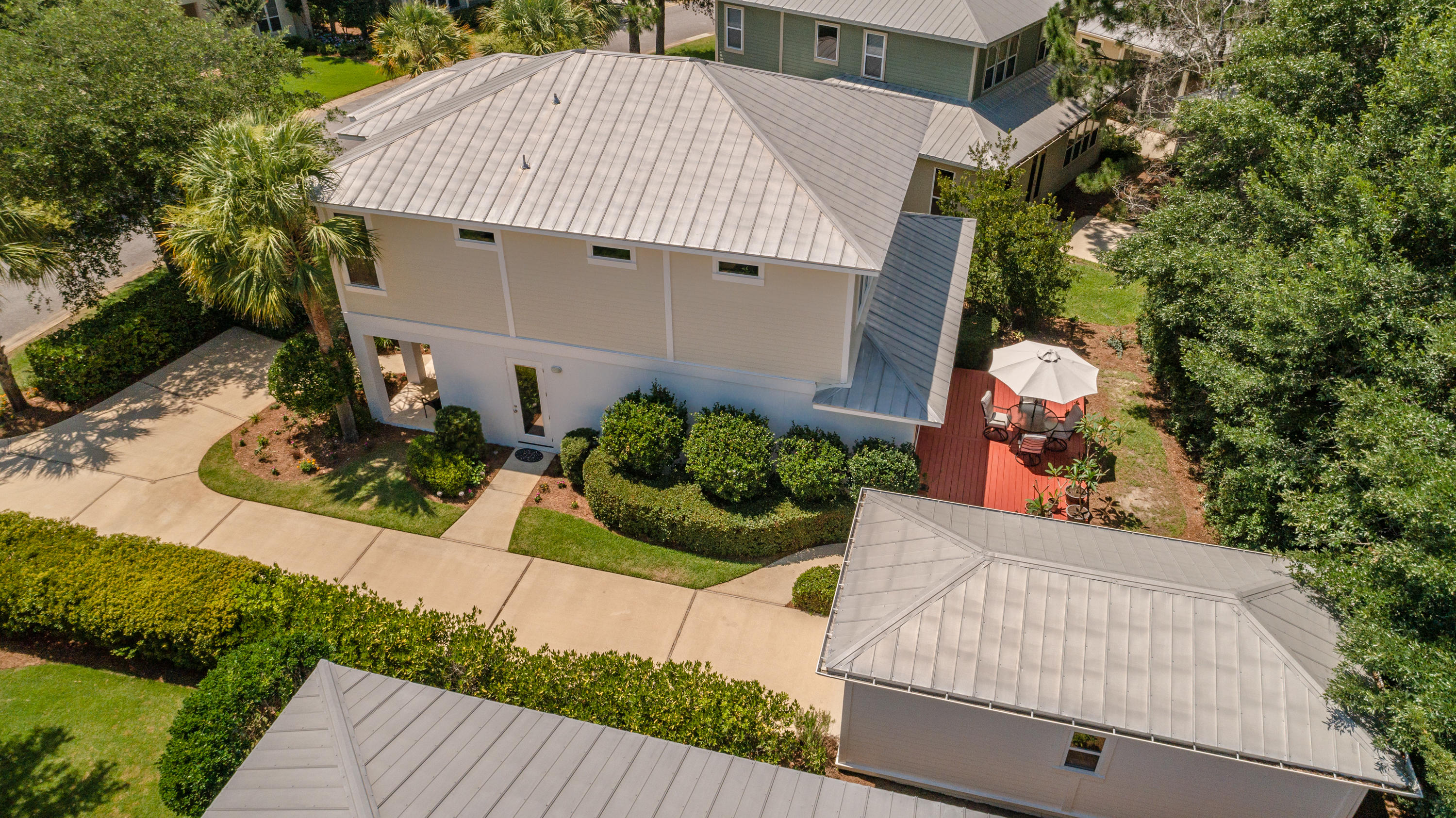 CRYSTAL LAKE - Residential