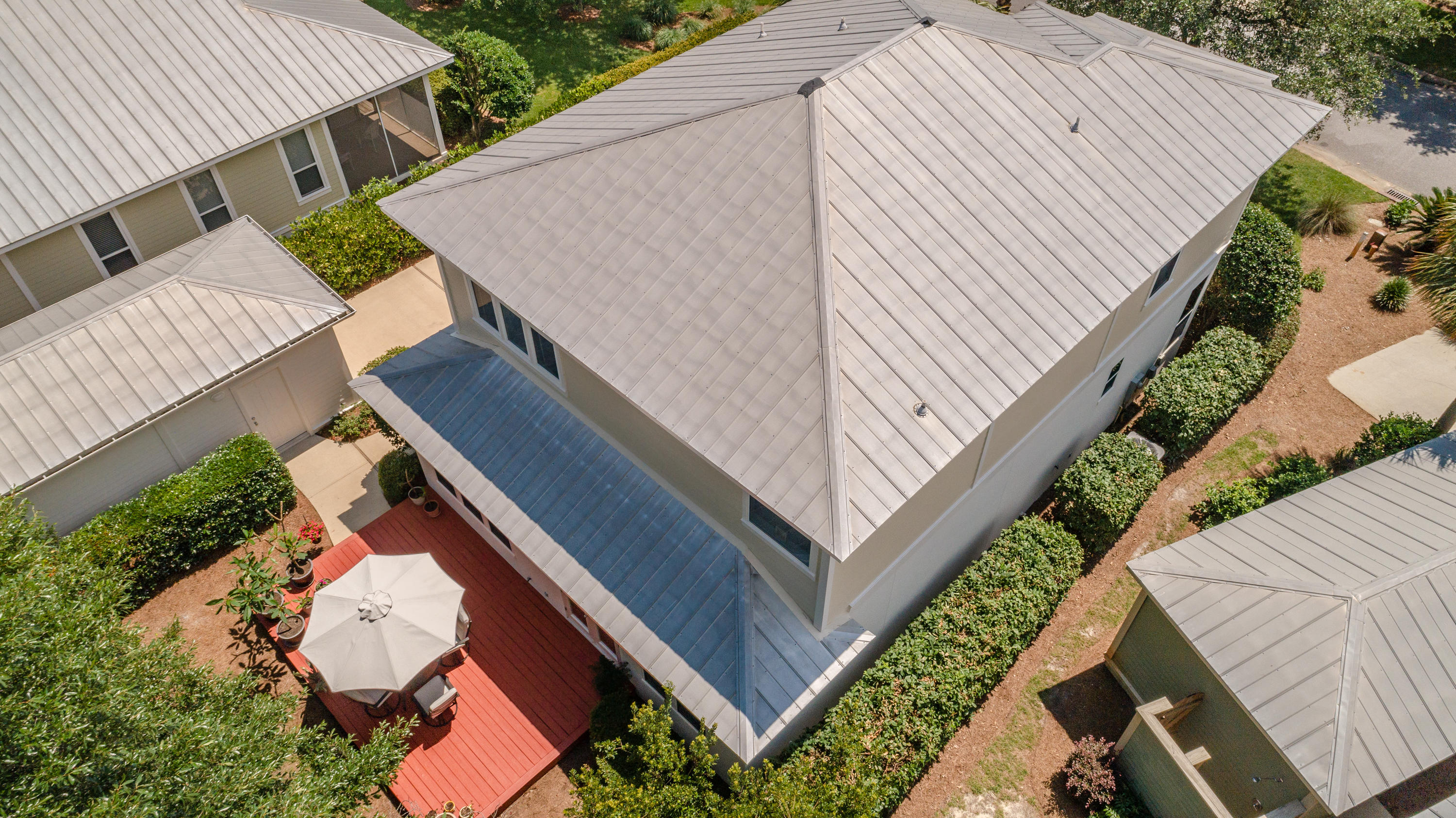 CRYSTAL LAKE - Residential