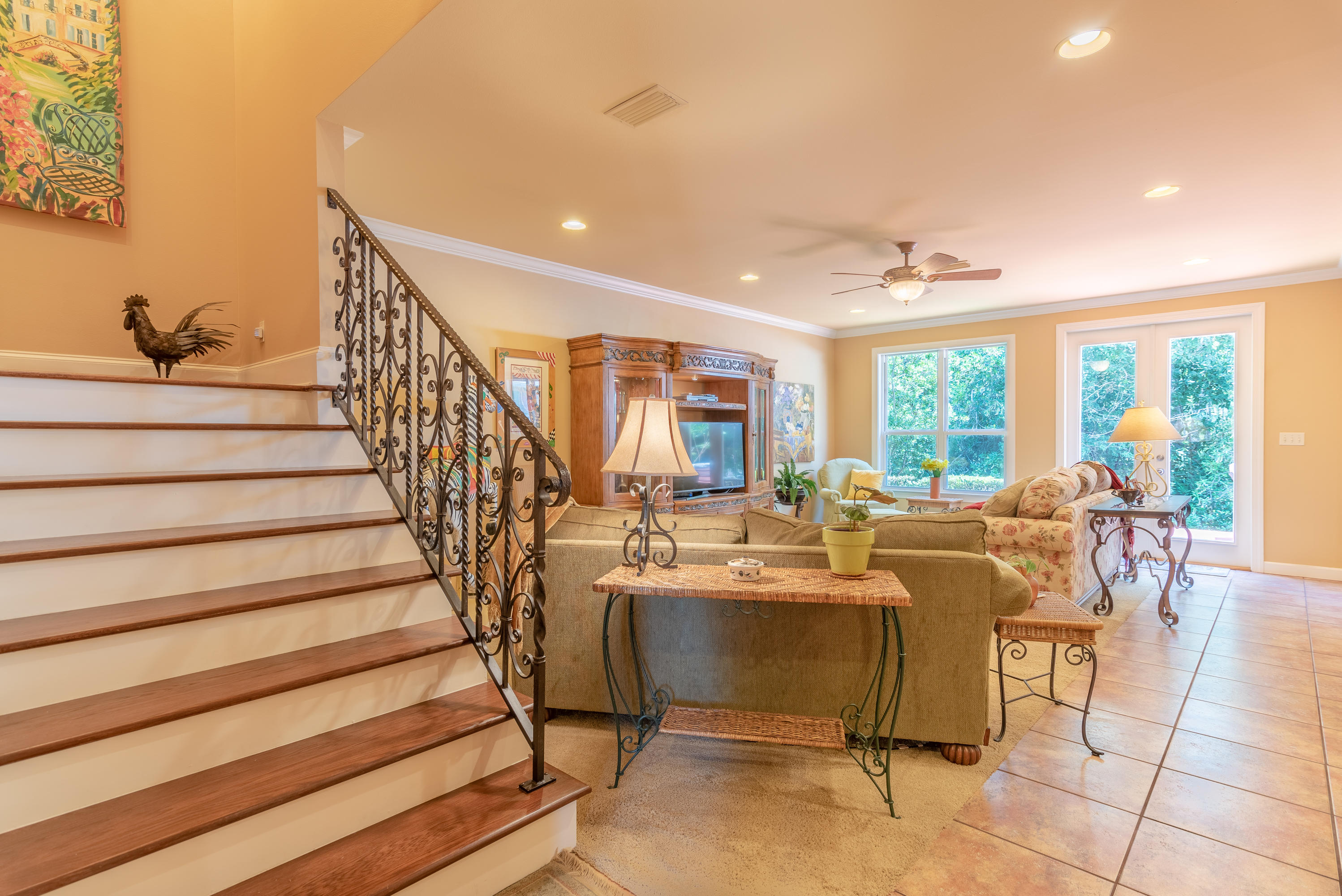 CRYSTAL LAKE - Residential