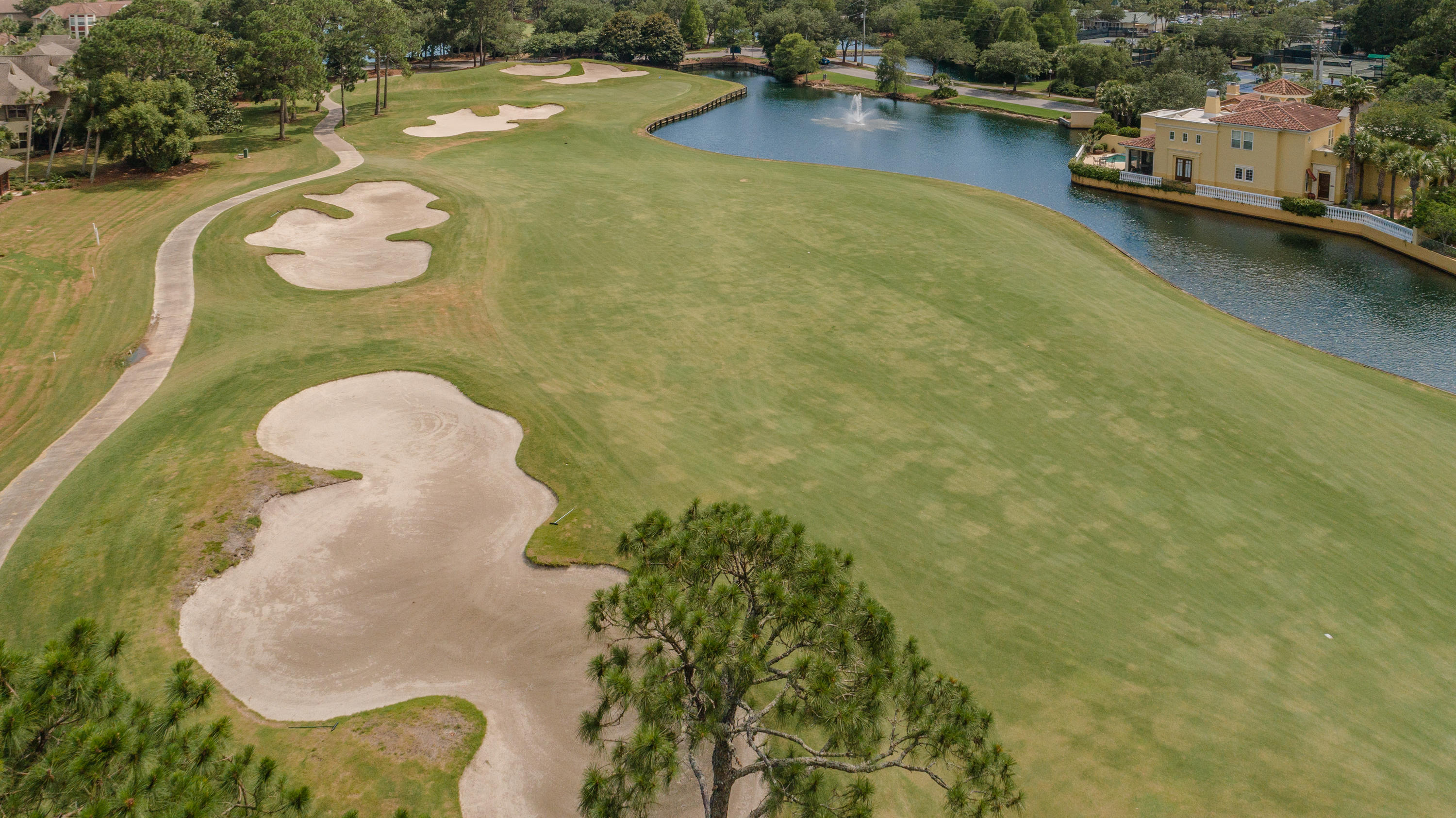 CRYSTAL LAKE - Residential