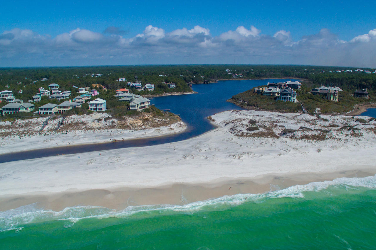 CRESCENT CAYE - Residential