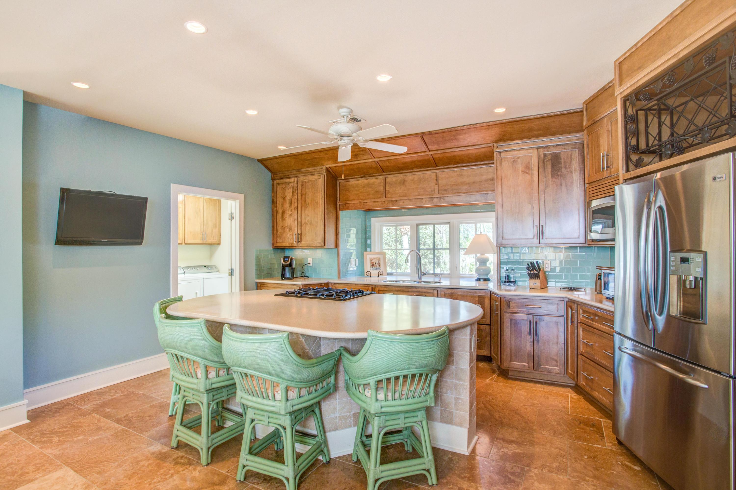 CRESCENT CAYE - Residential