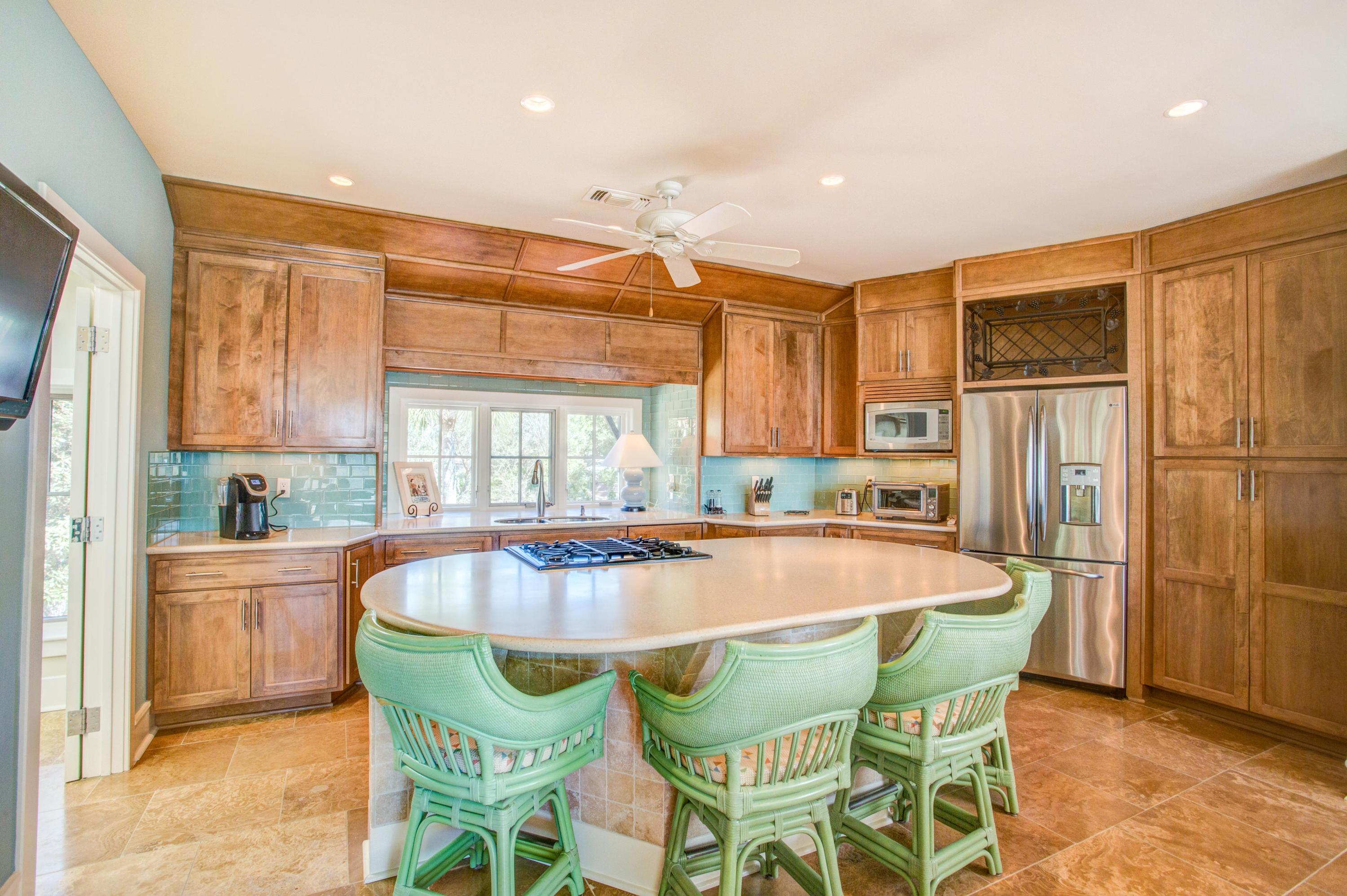 CRESCENT CAYE - Residential