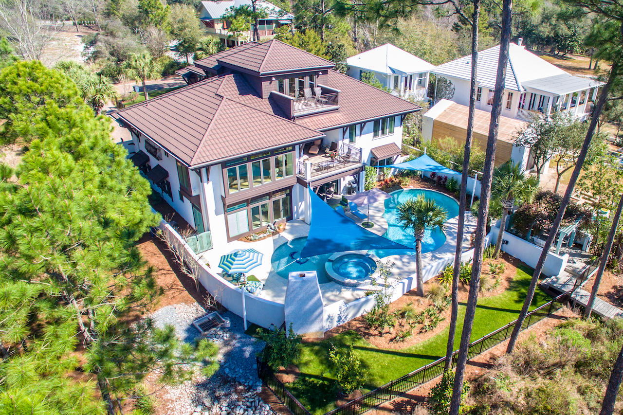 CRESCENT CAYE - Residential