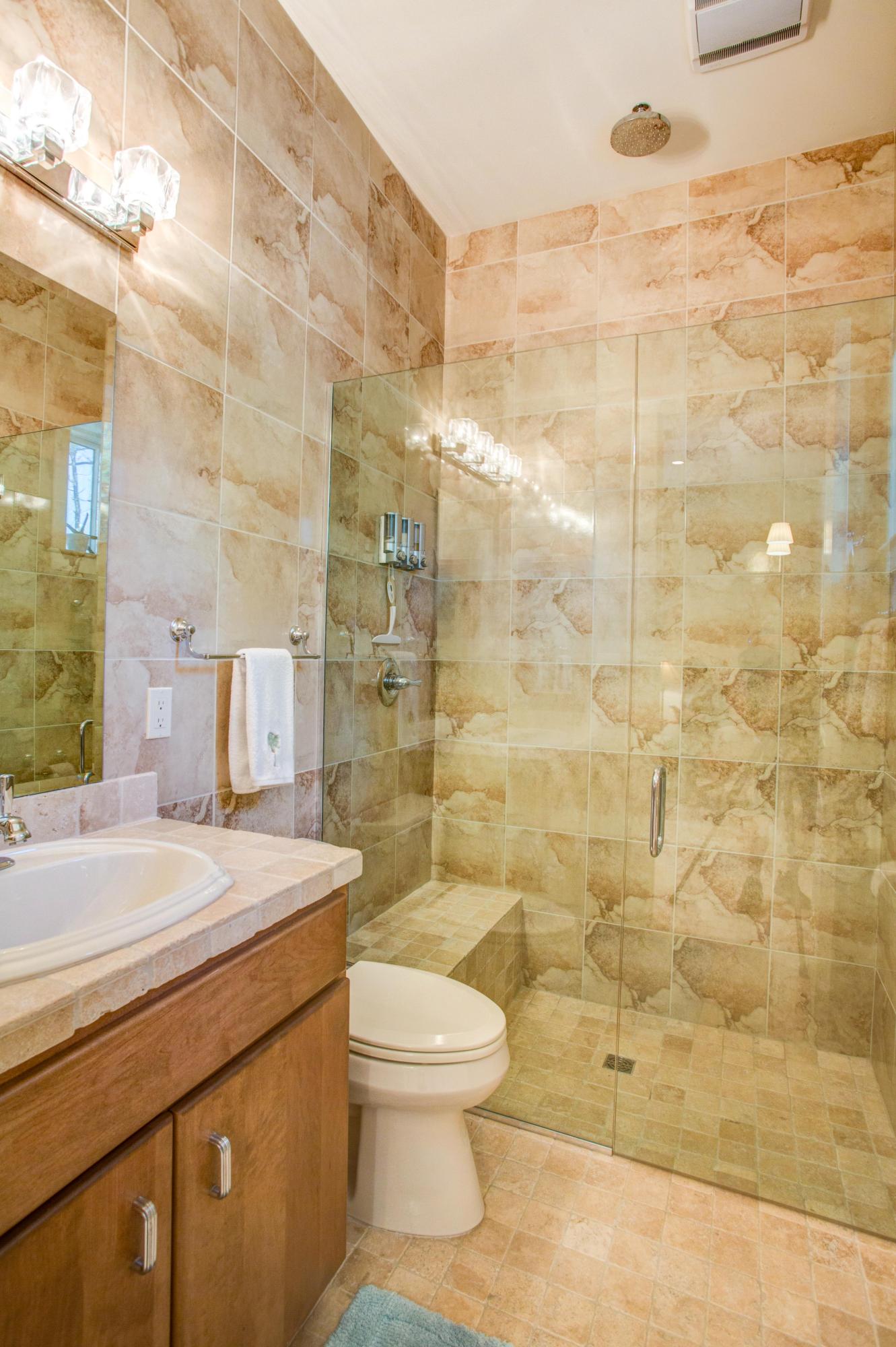 CRESCENT CAYE - Residential