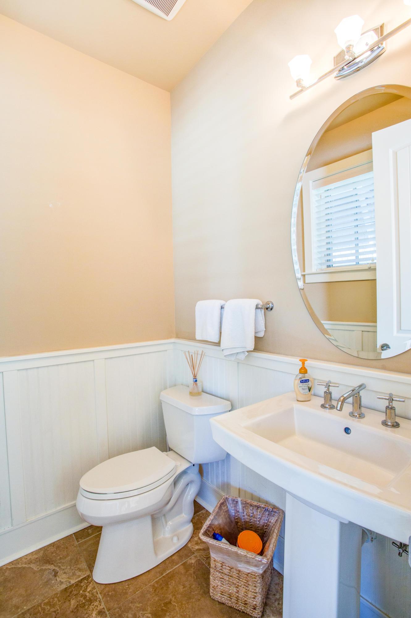 CRESCENT CAYE - Residential